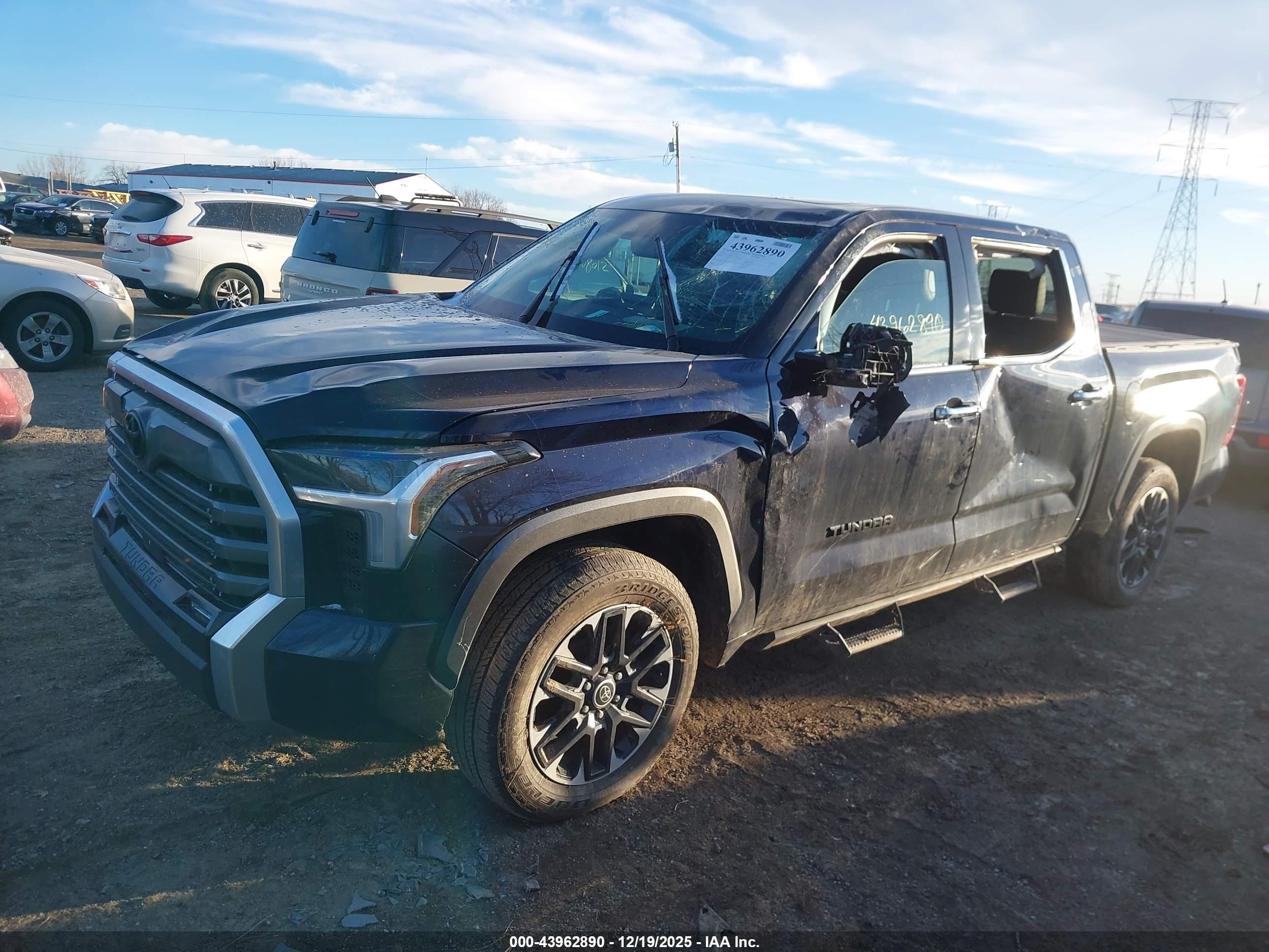 TOYOTA TUNDRA image 6