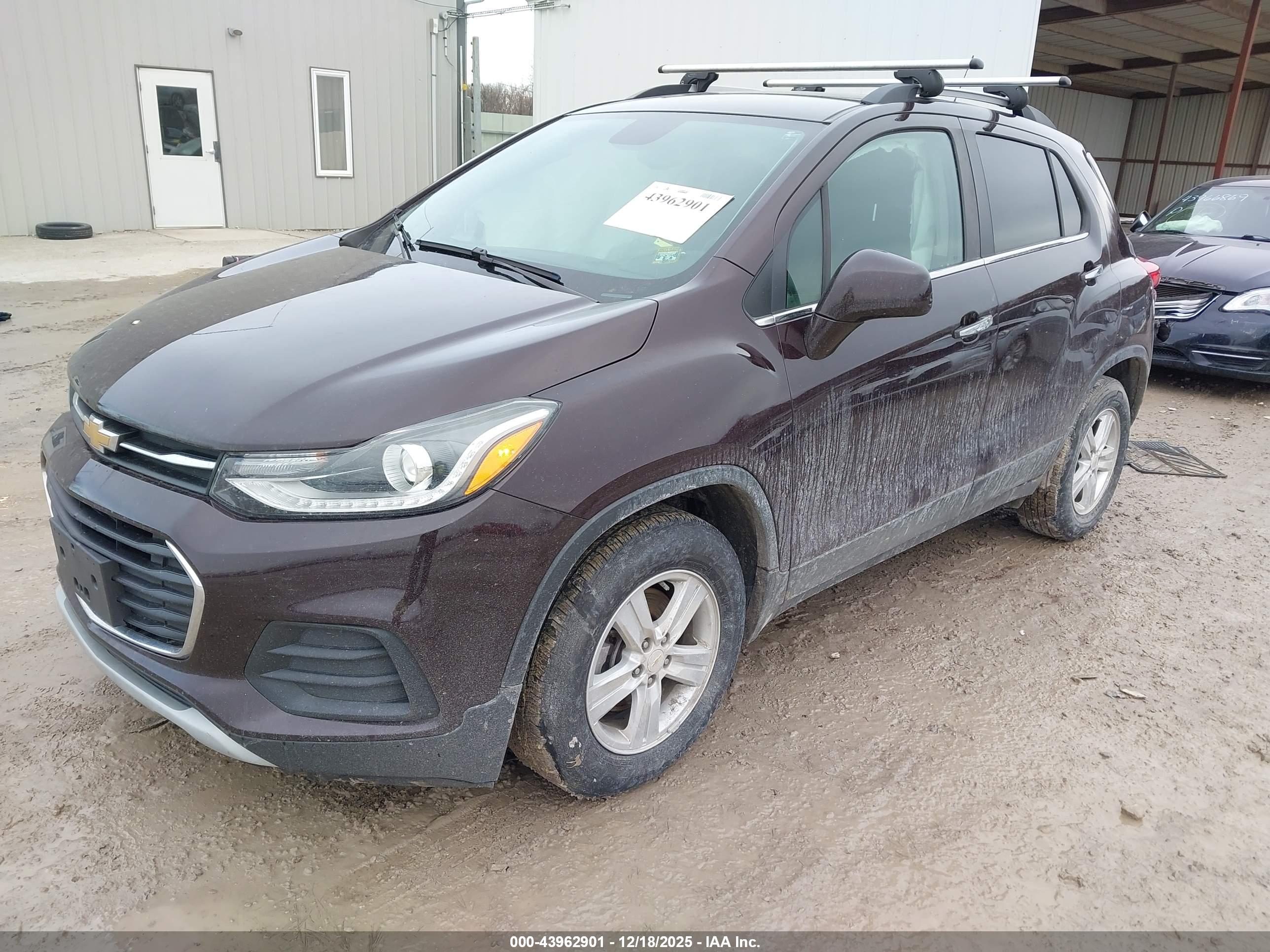 CHEVROLET TRAX image 2