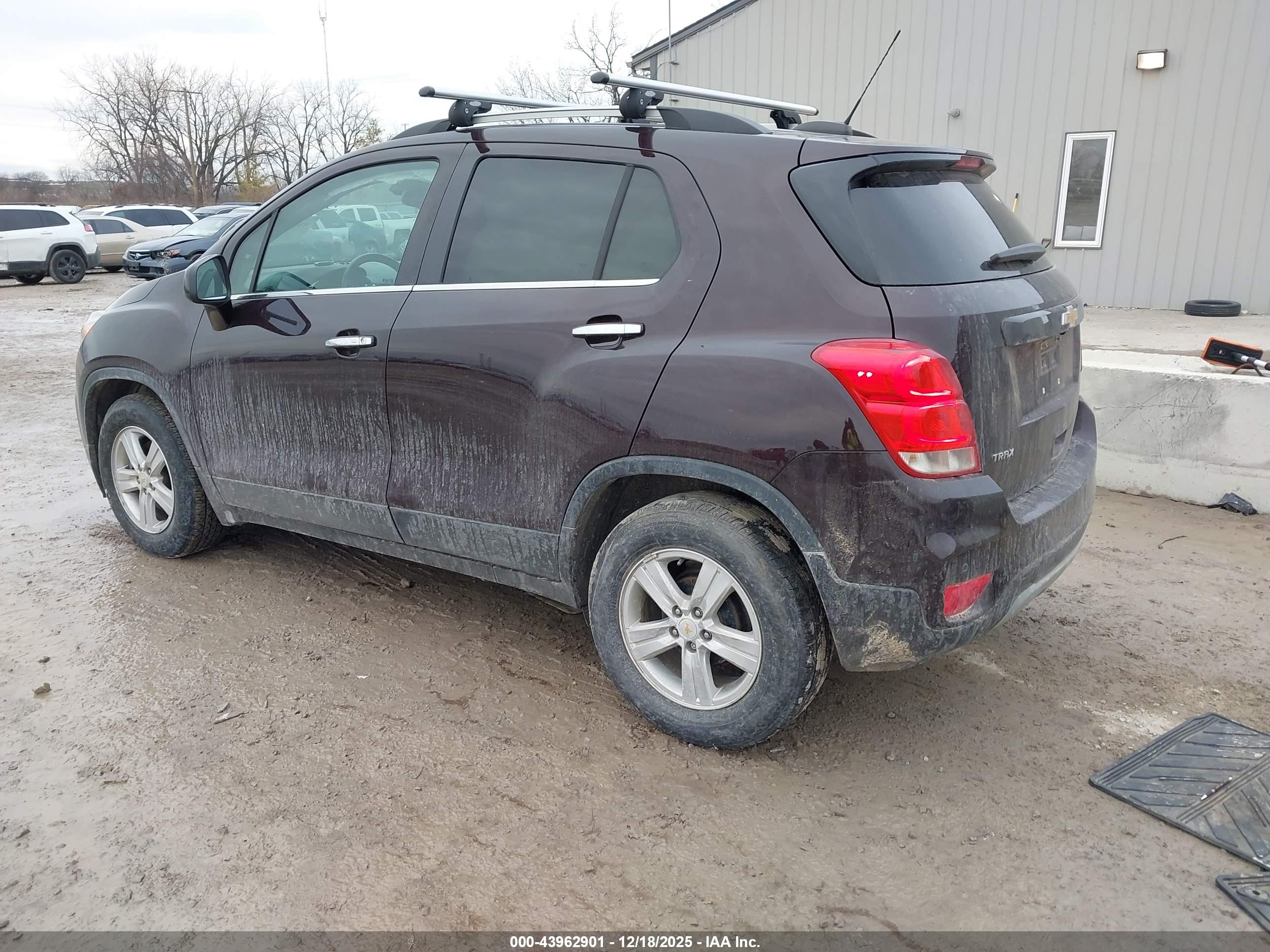 CHEVROLET TRAX image 3