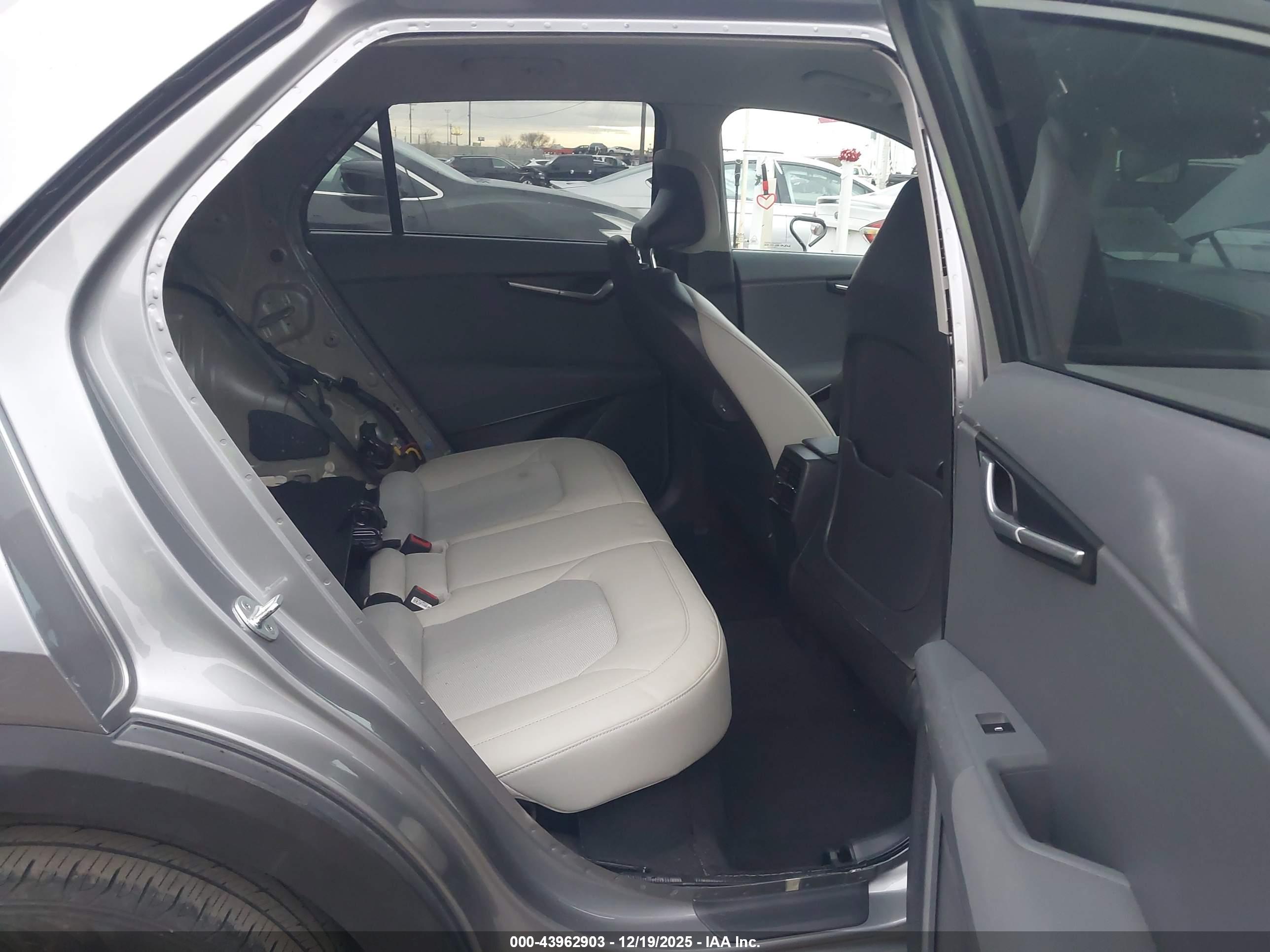 KIA NIRO image 8