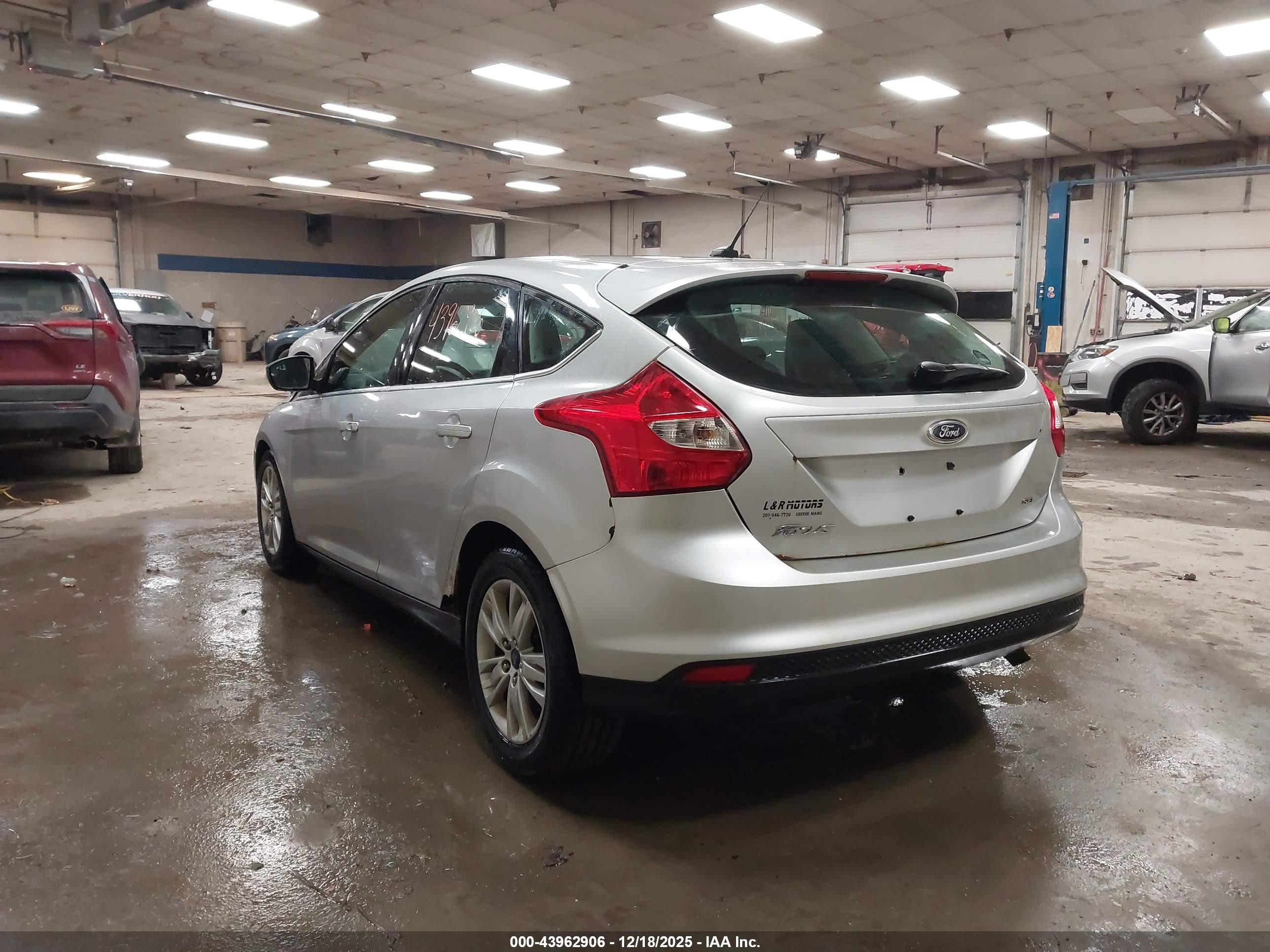 FORD FOCUS image 3