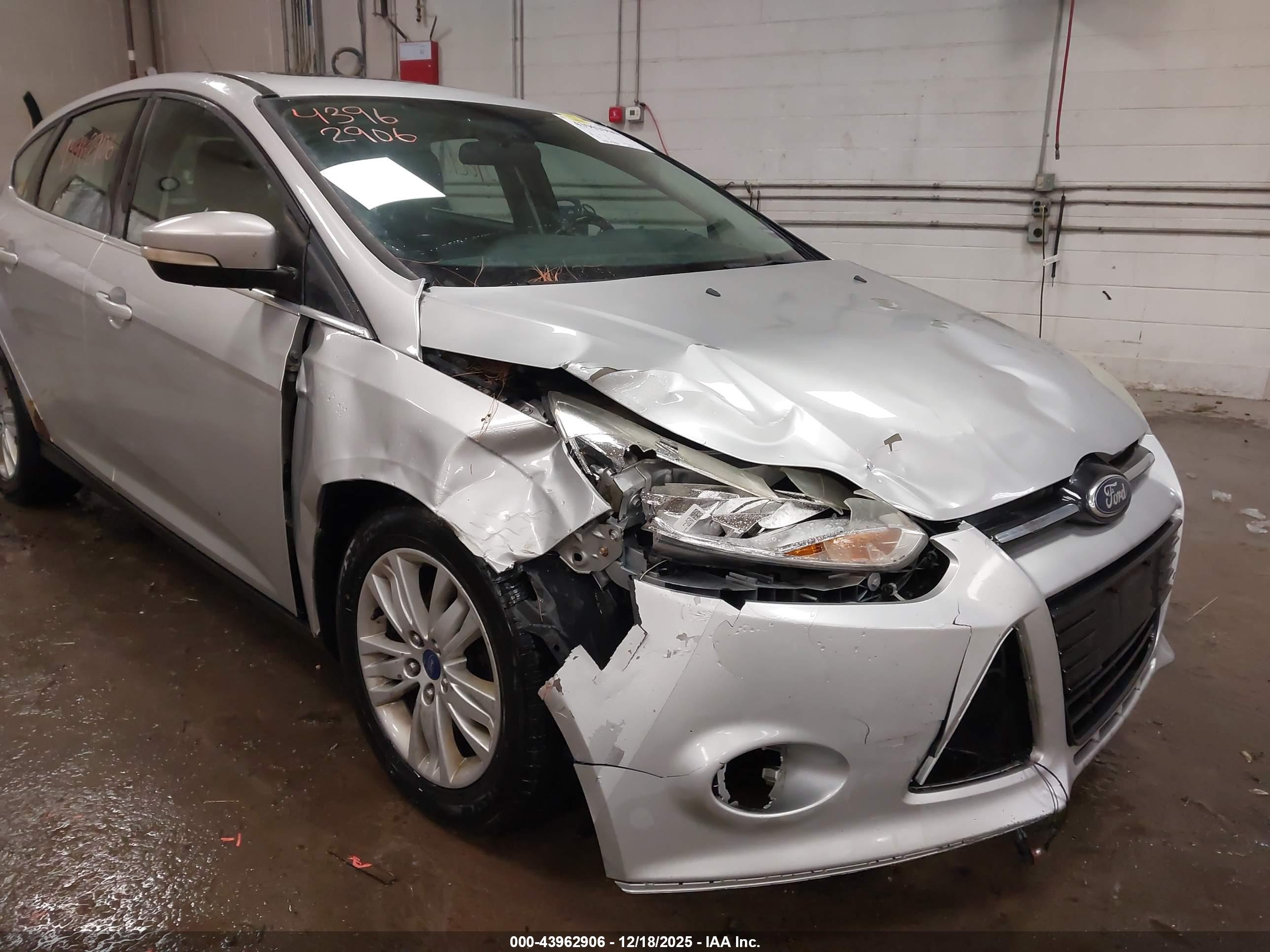 FORD FOCUS image 6