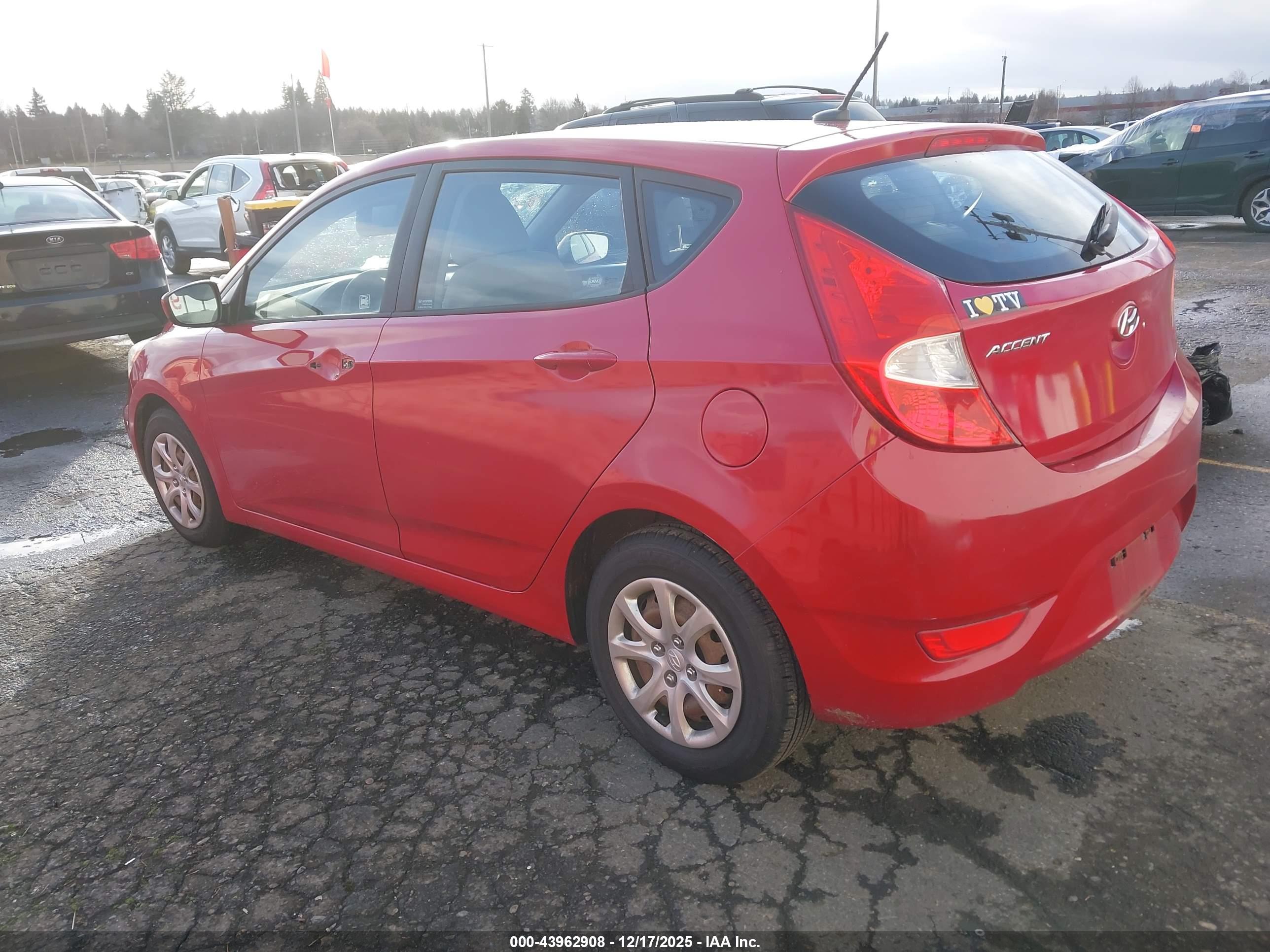 HYUNDAI ACCENT image 3