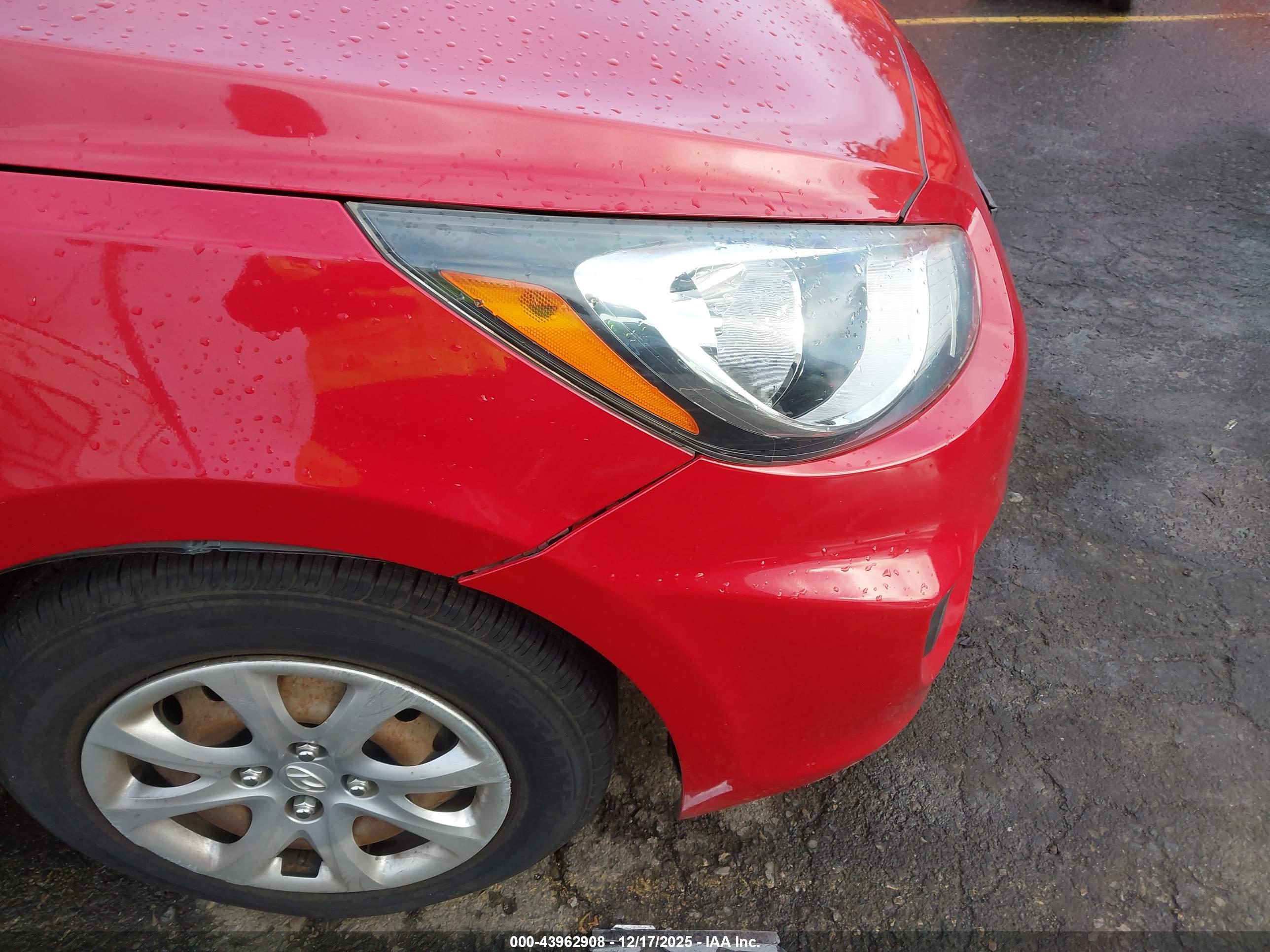 HYUNDAI ACCENT image 6