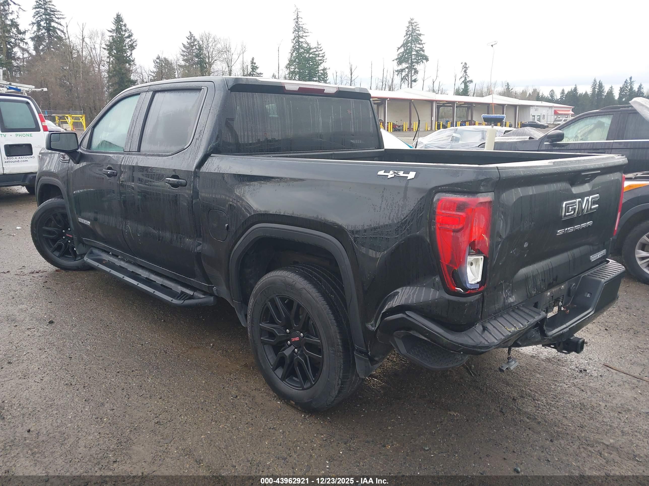 GMC SIERRA image 3
