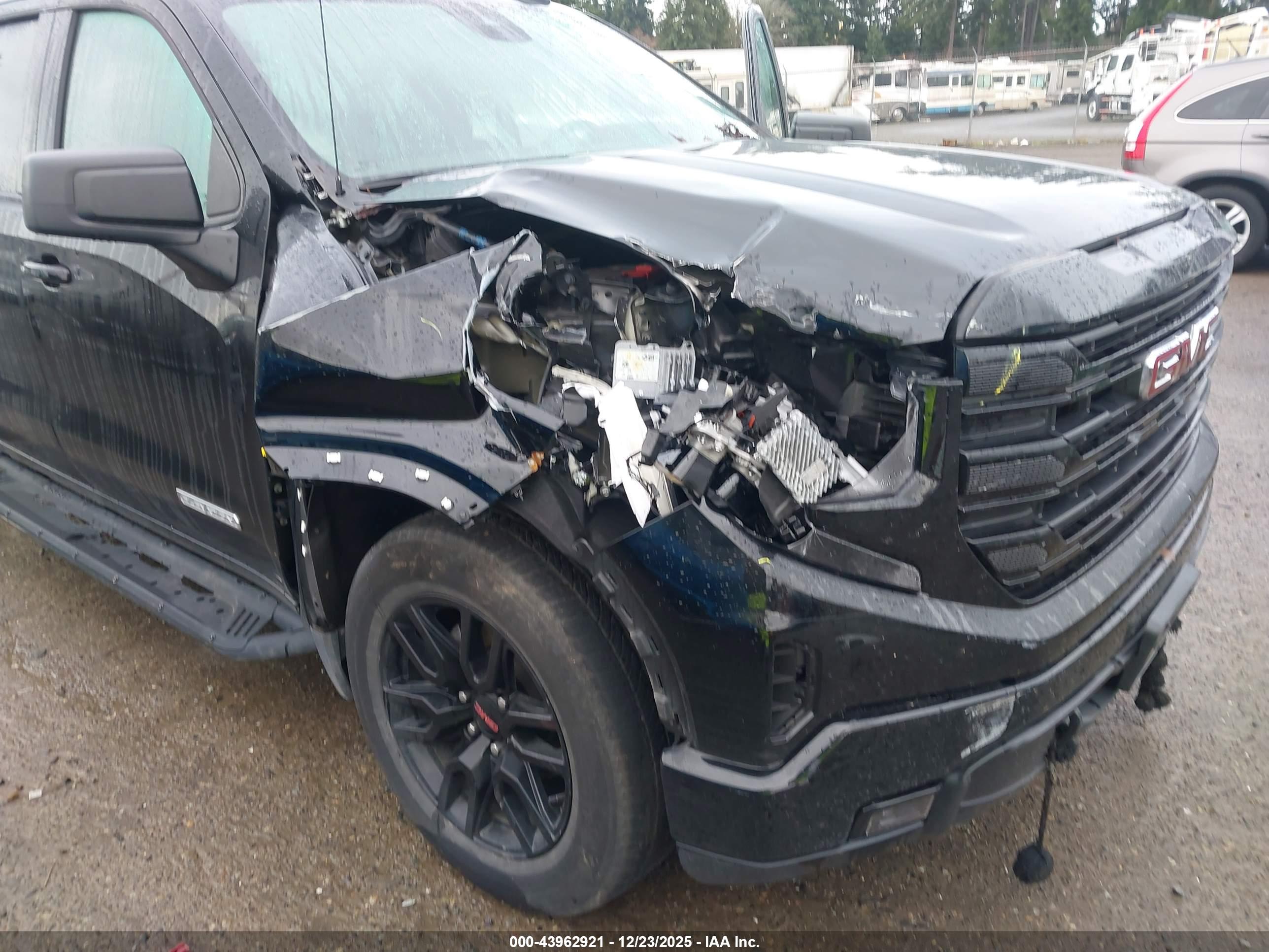 GMC SIERRA image 6