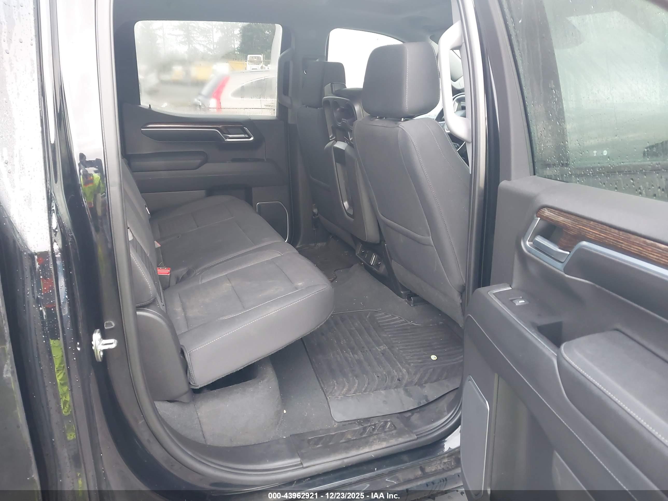 GMC SIERRA image 8