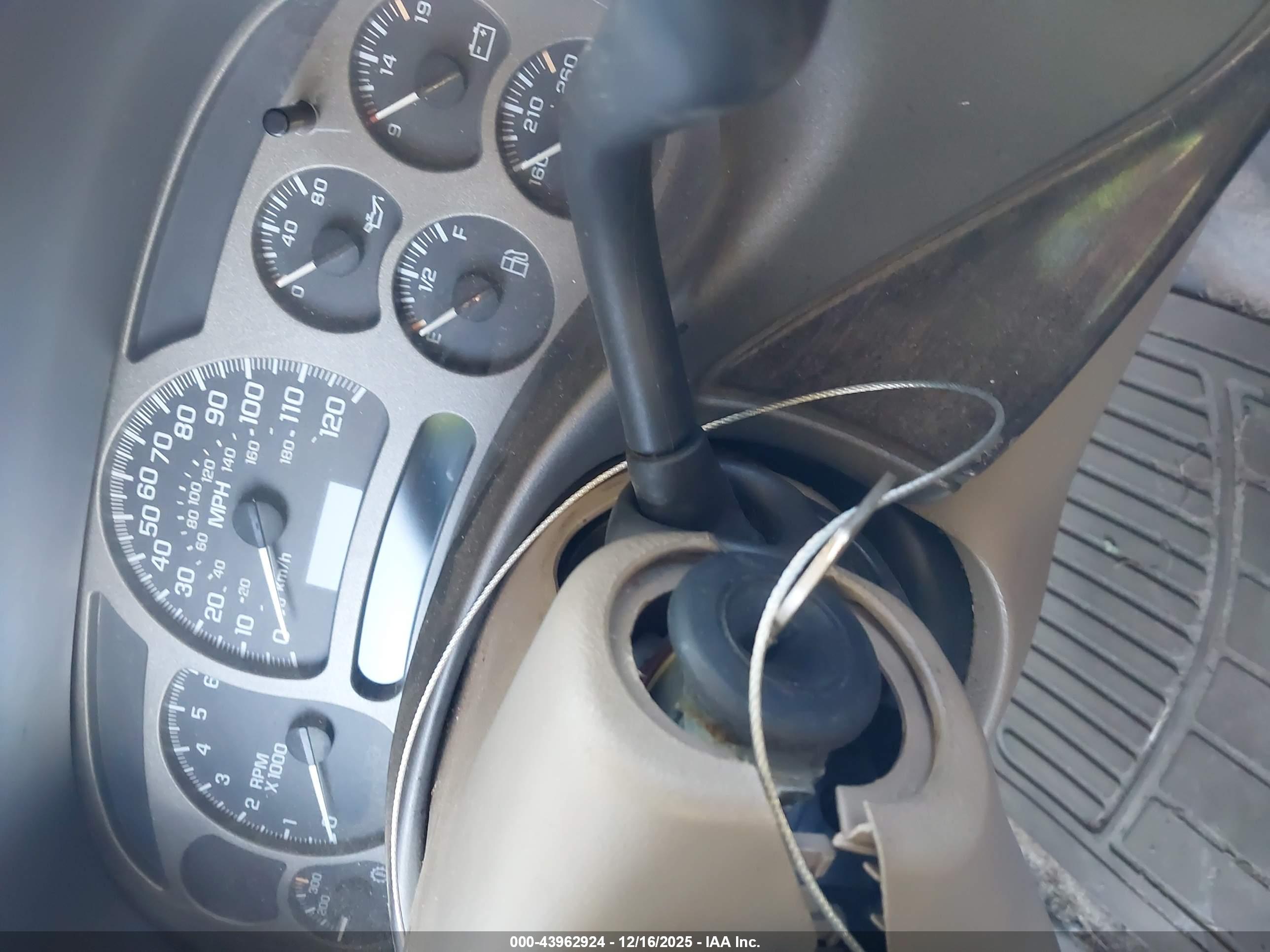 GMC YUKON image 11