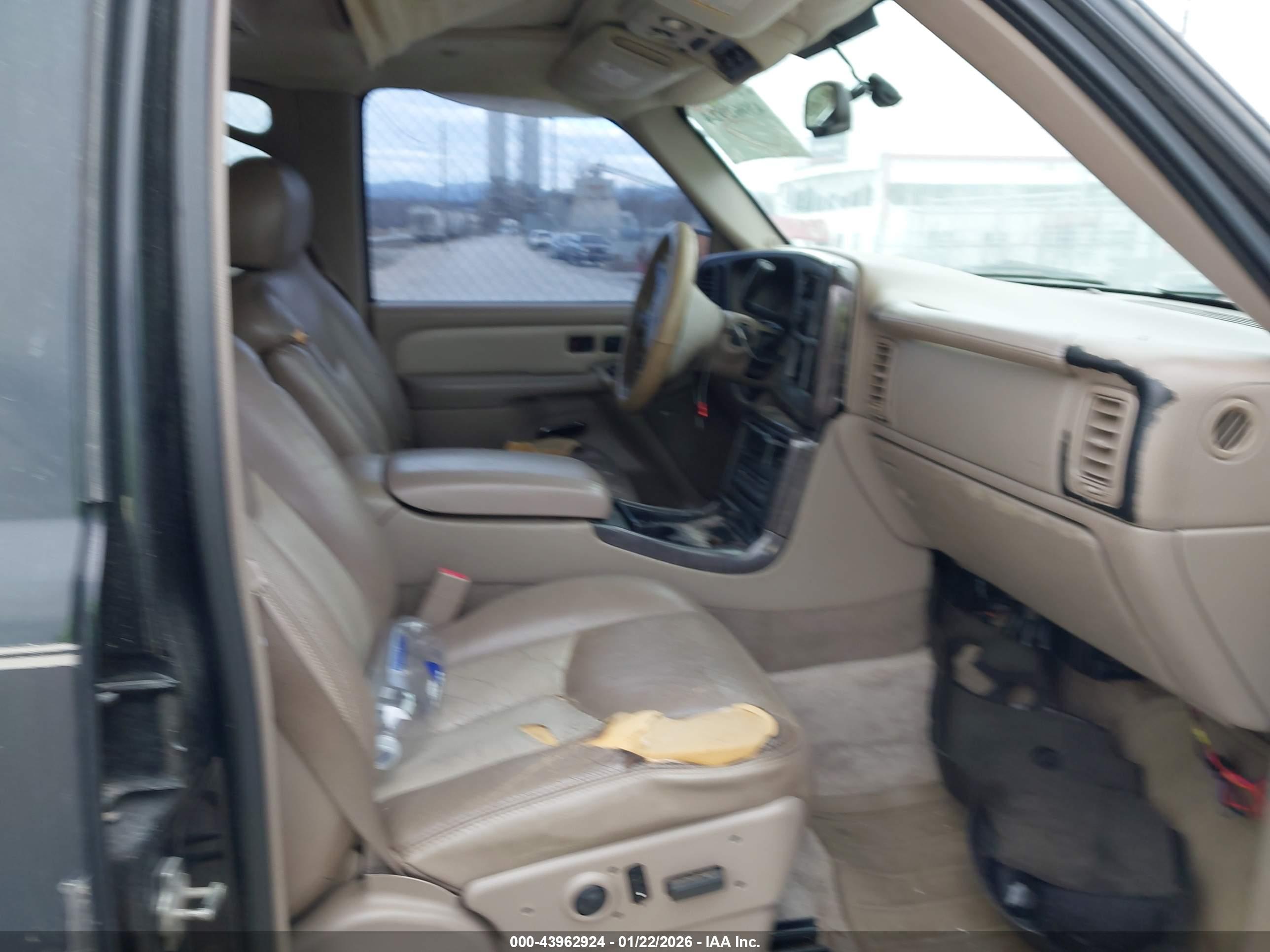 GMC YUKON image 5