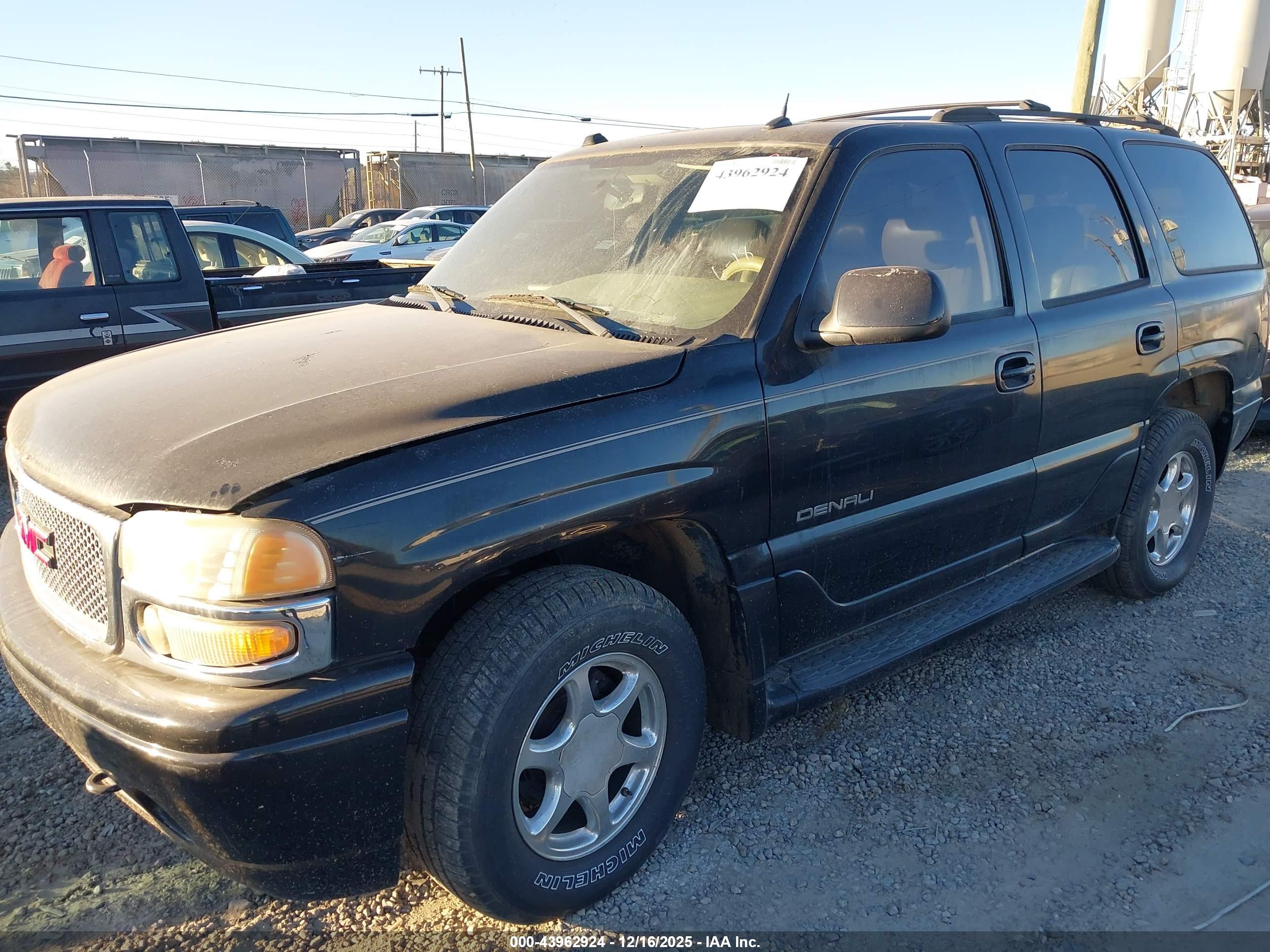 GMC YUKON image 6