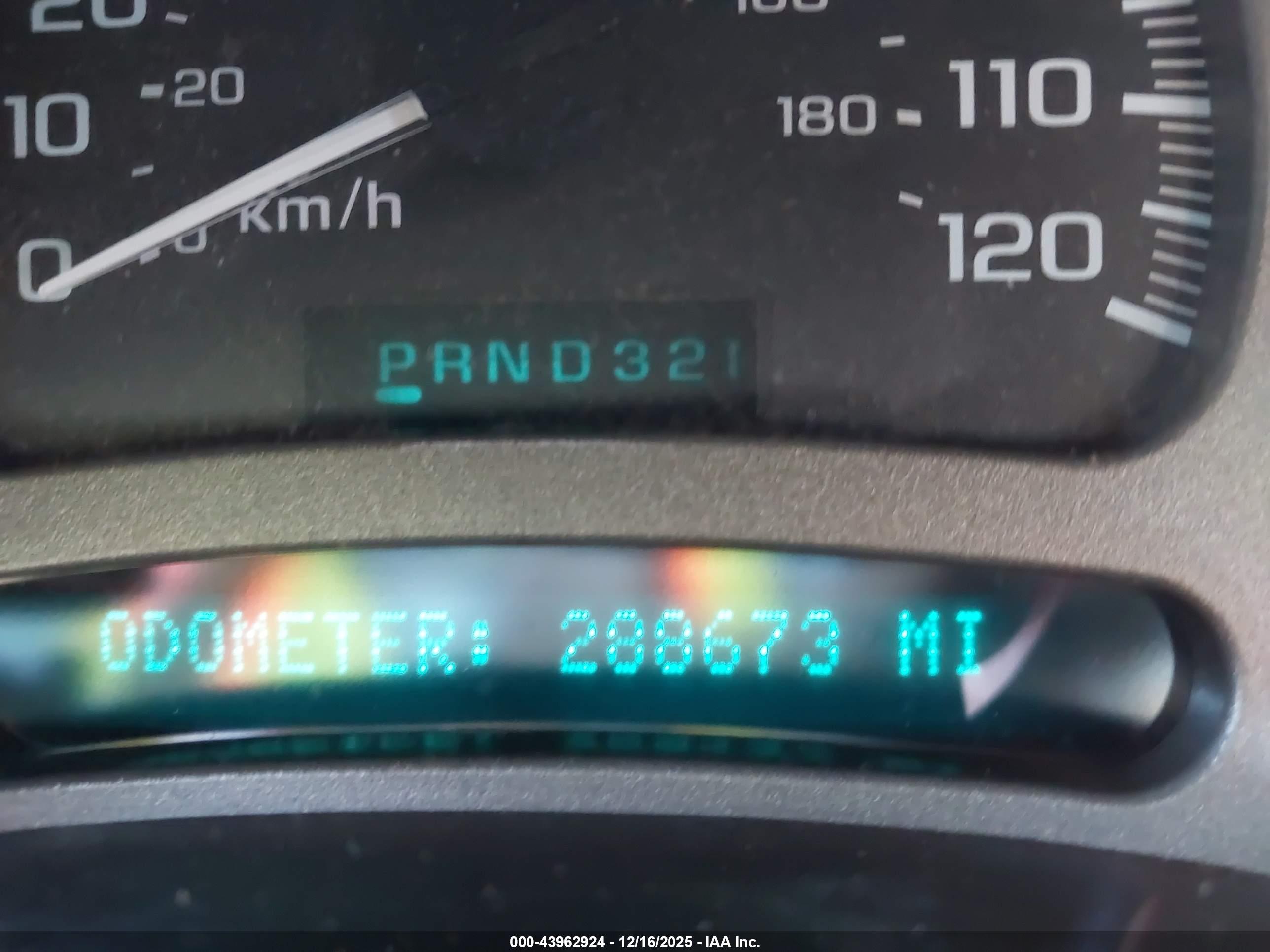 GMC YUKON image 7