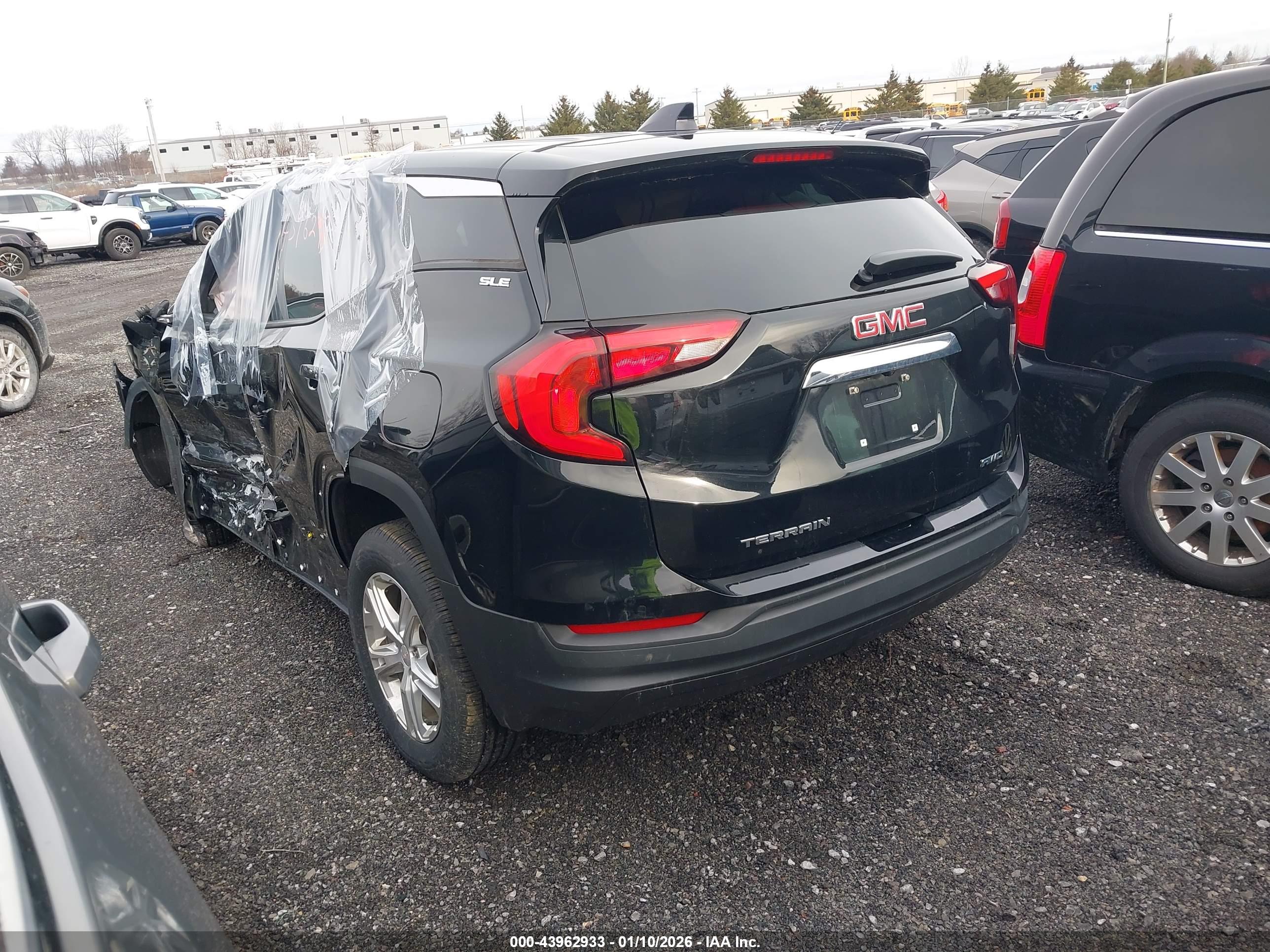 GMC TERRAIN image 3