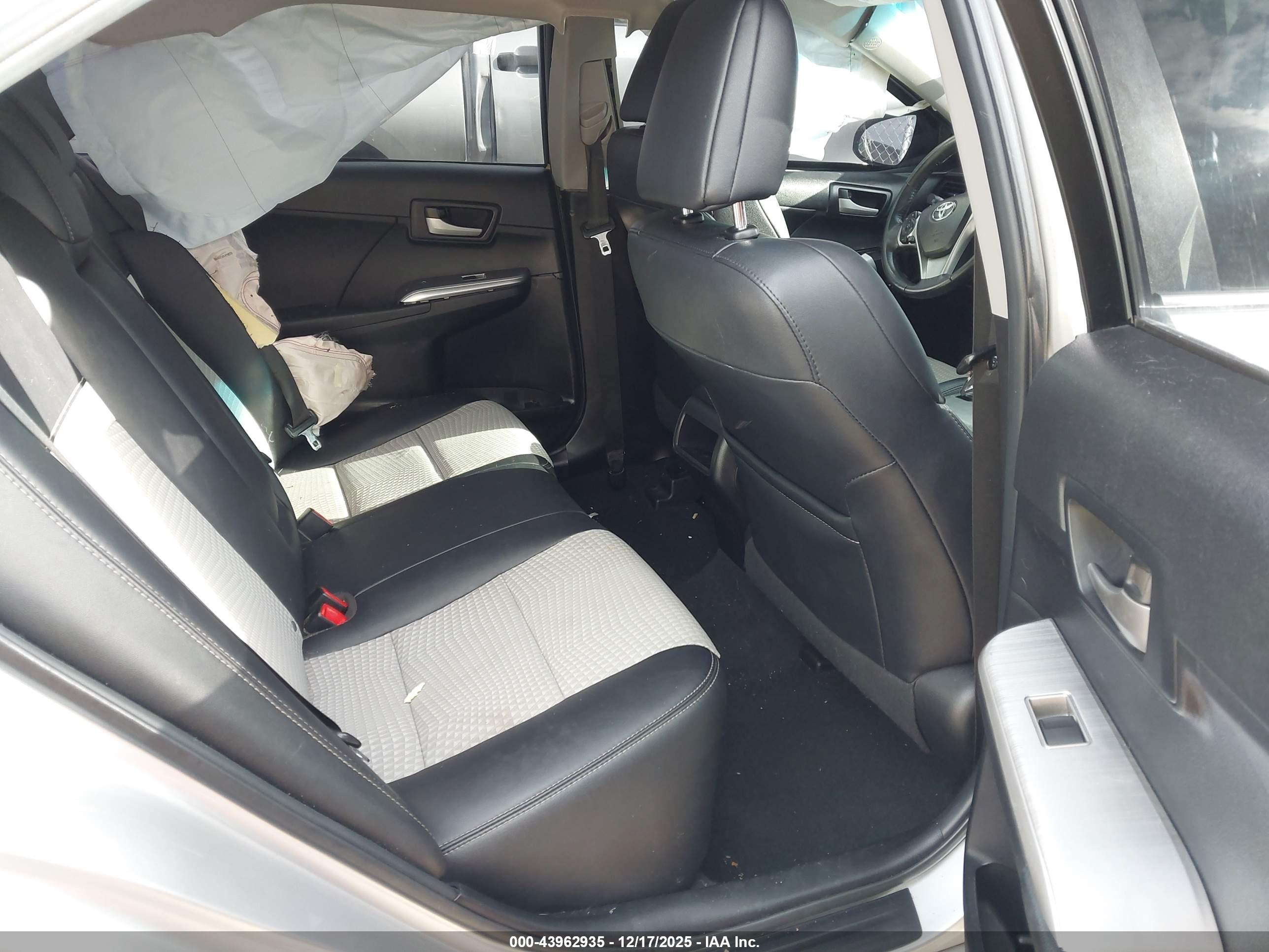 TOYOTA CAMRY image 8