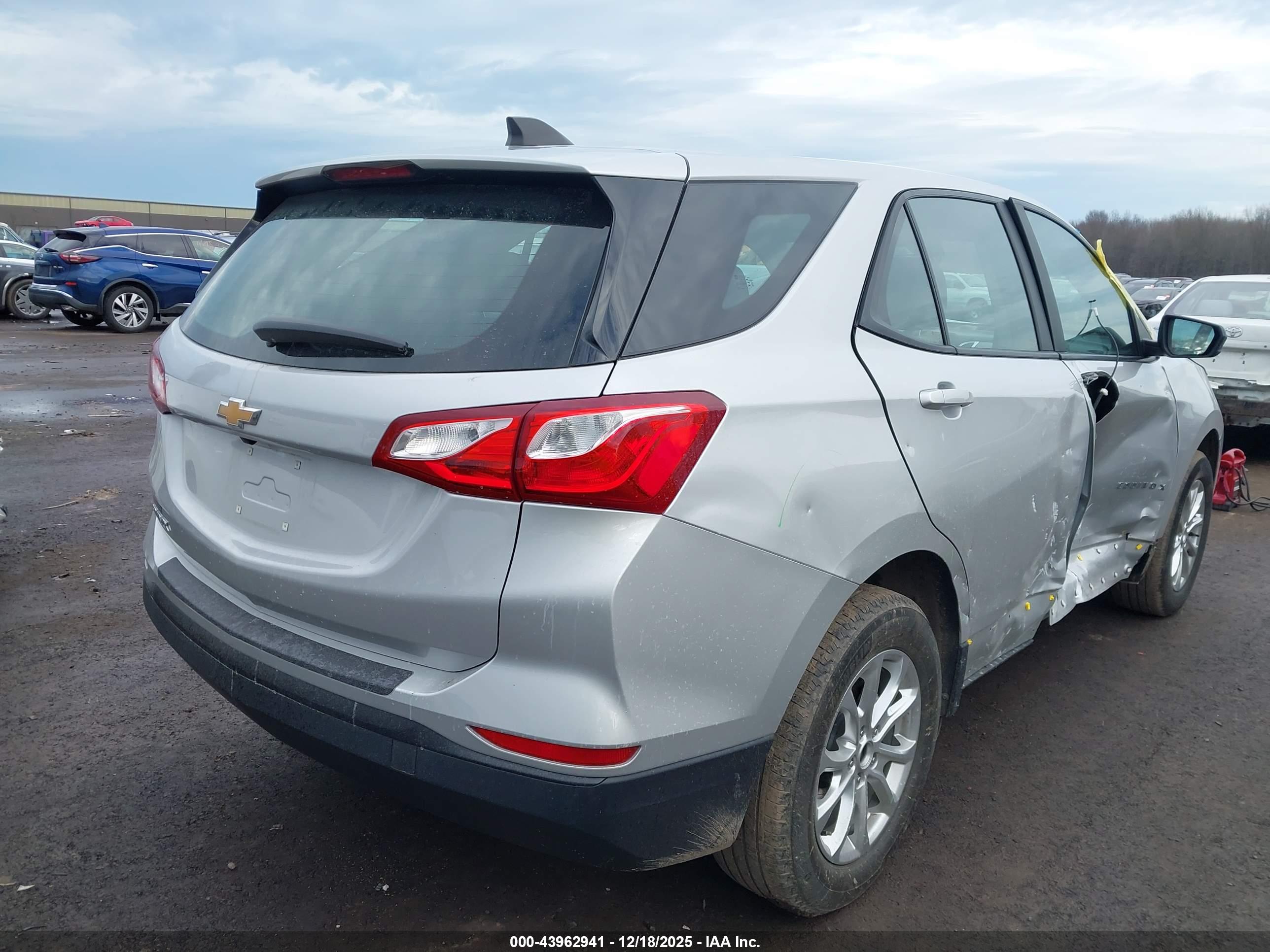CHEVROLET EQUINOX image 4