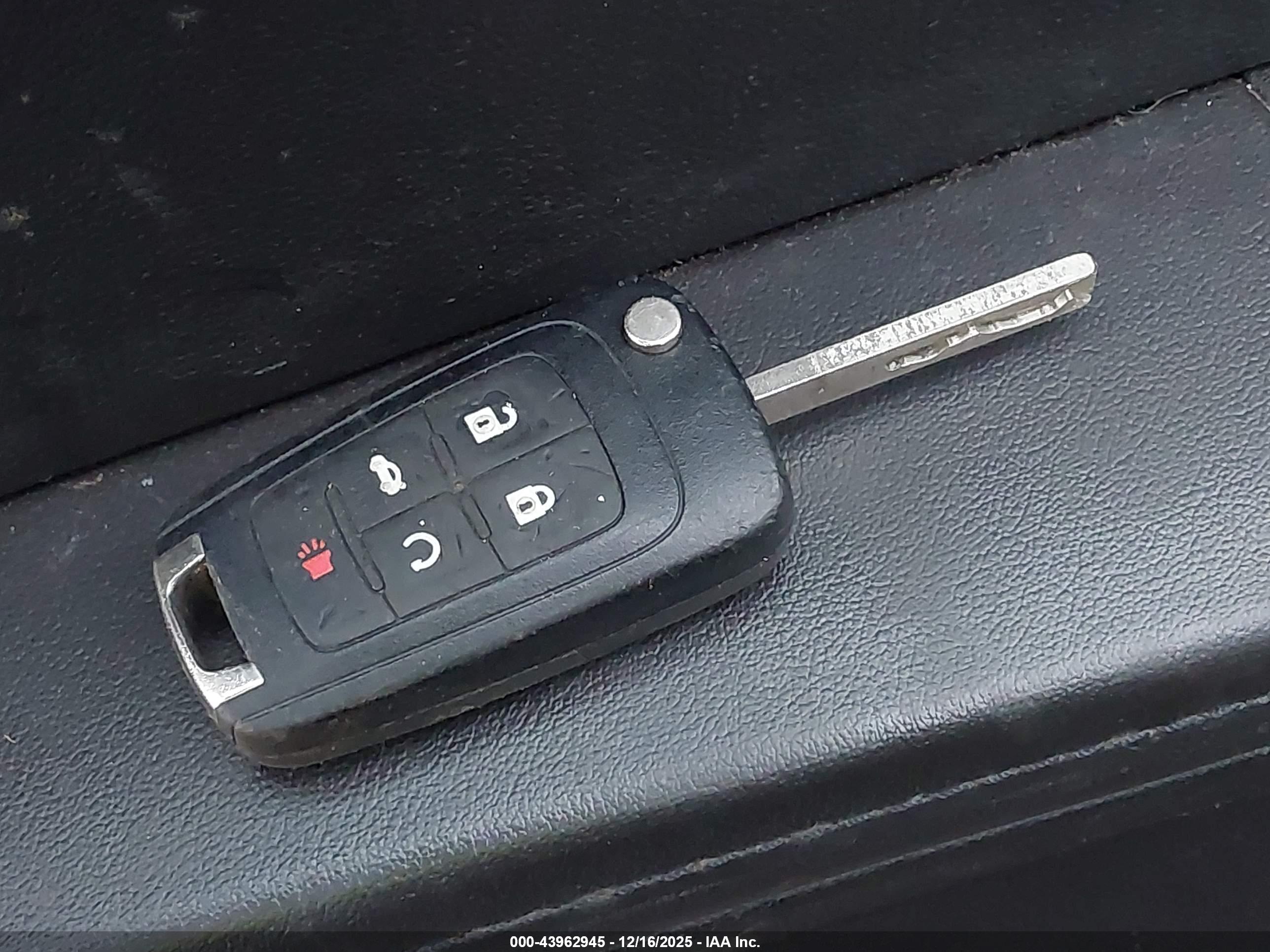 CHEVROLET EQUINOX image 11