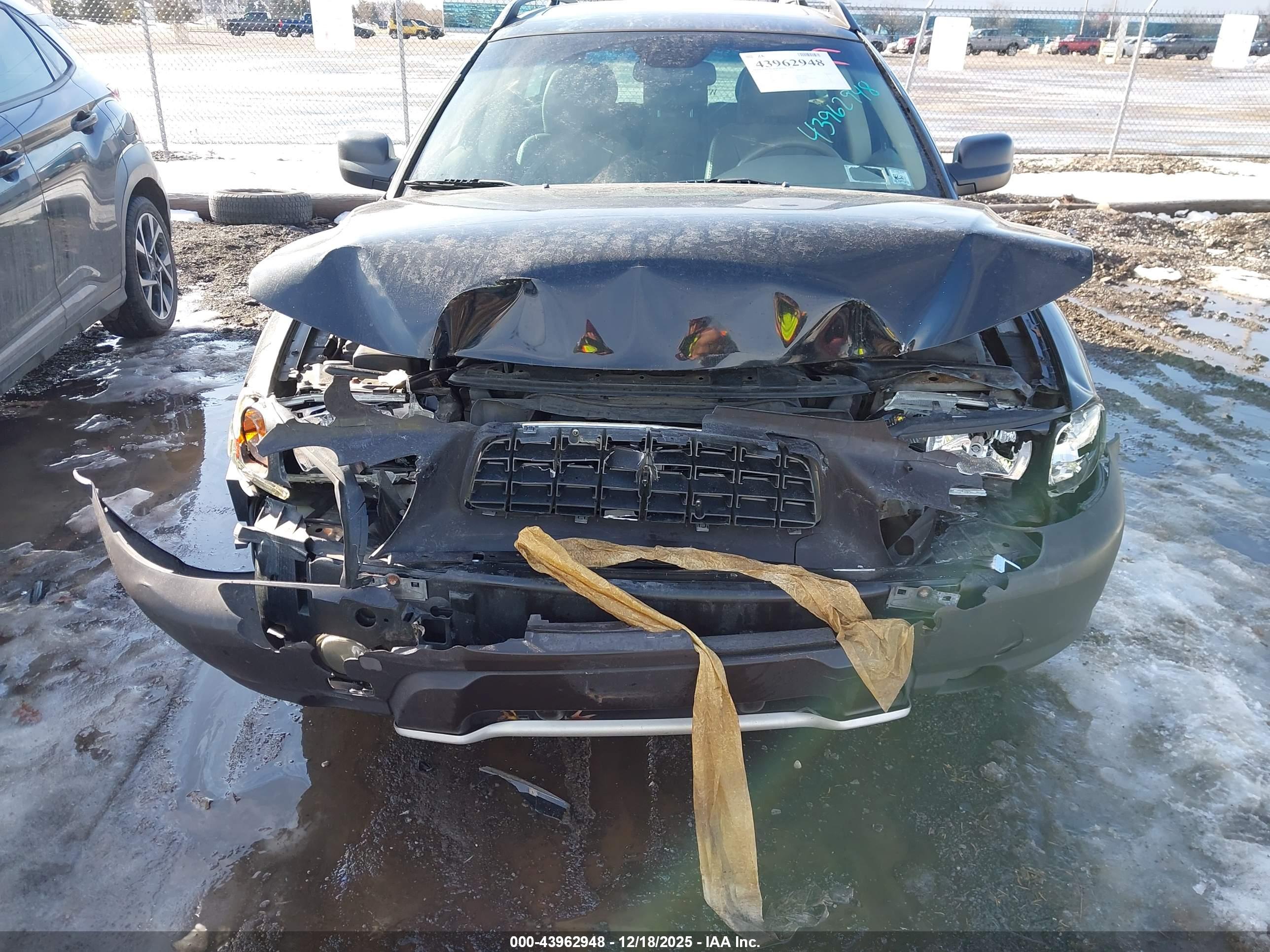 VOLVO XC70 image 6