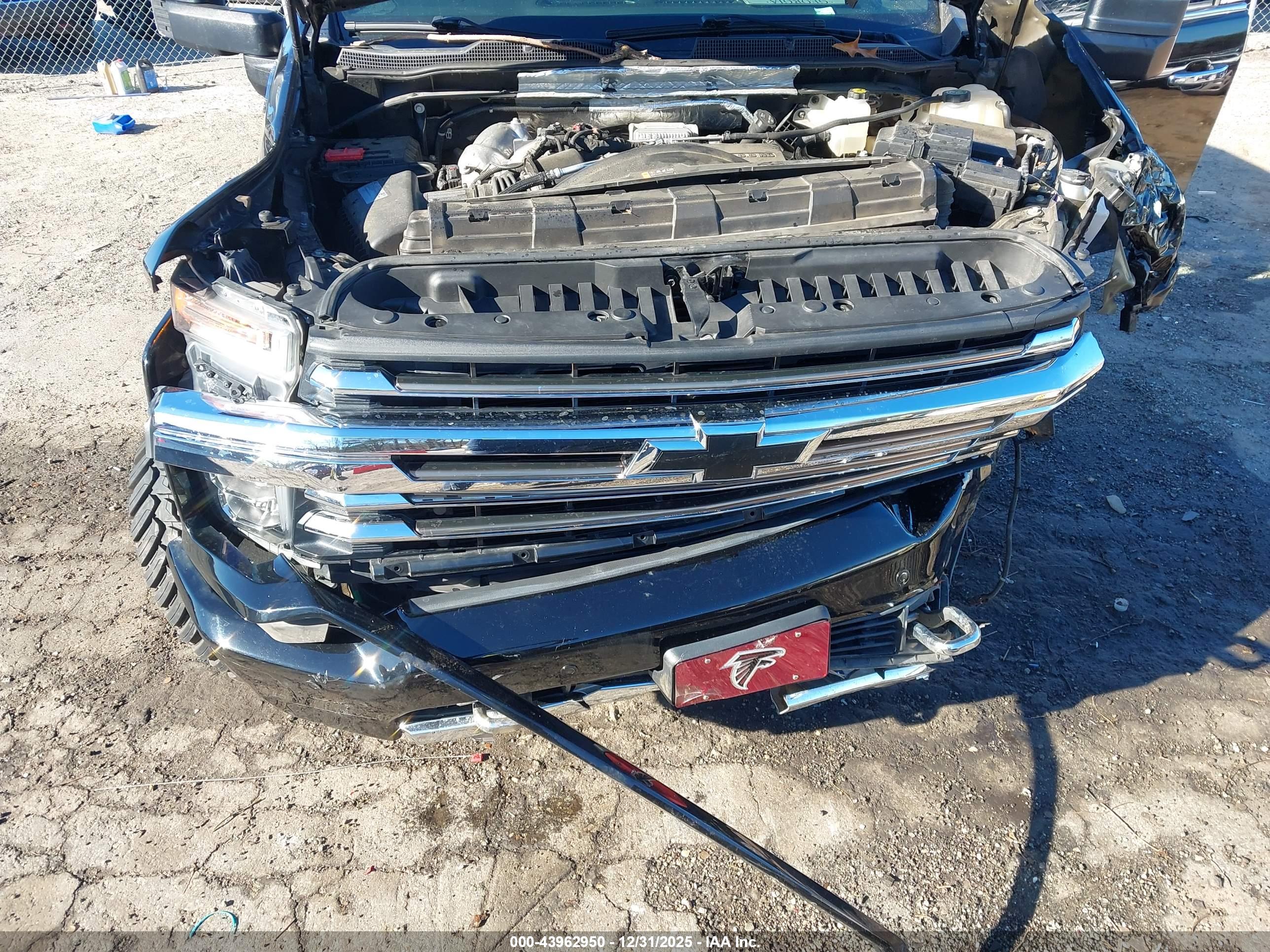CHEVROLET SILVERADO image 10