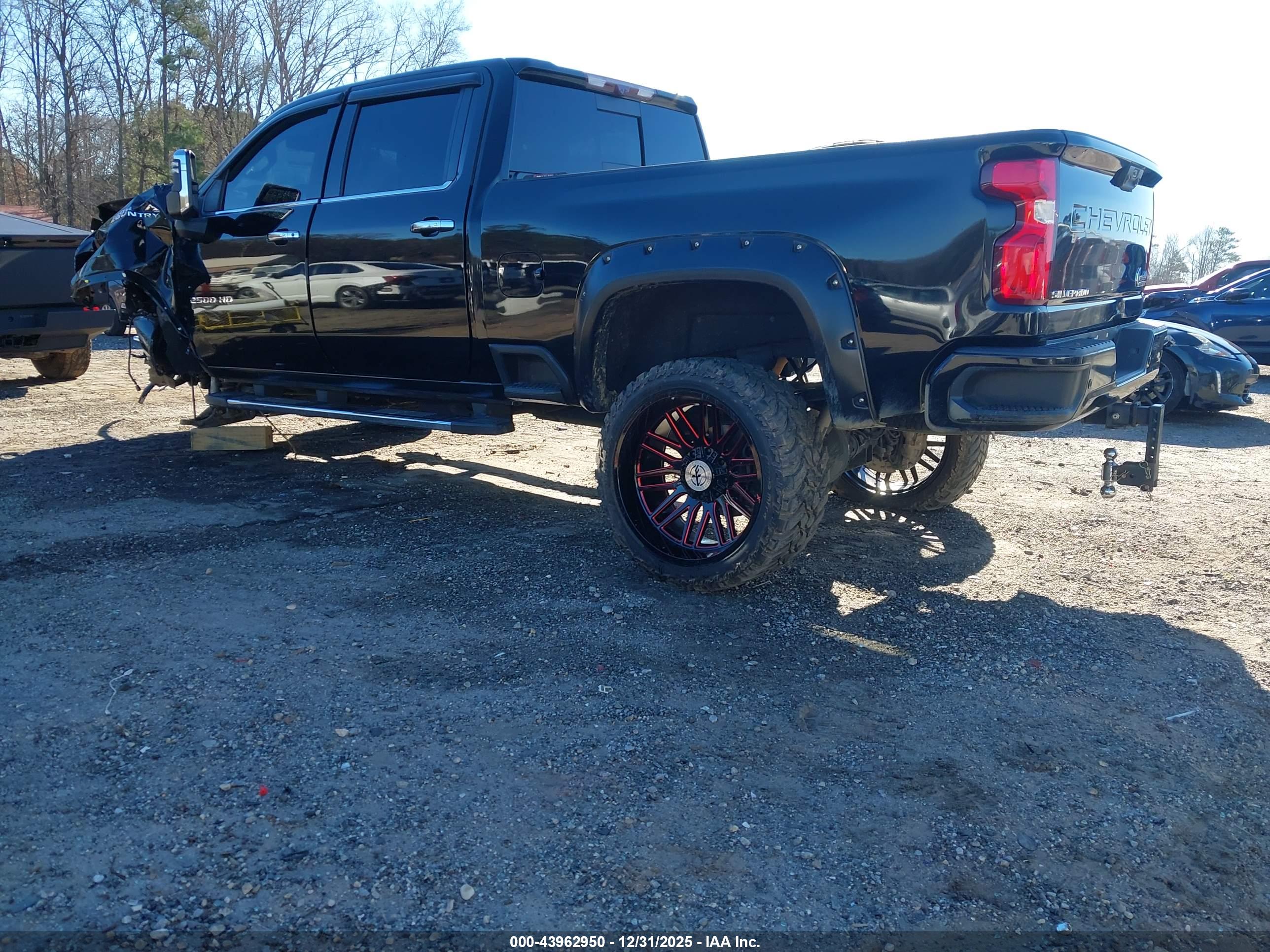 CHEVROLET SILVERADO image 3