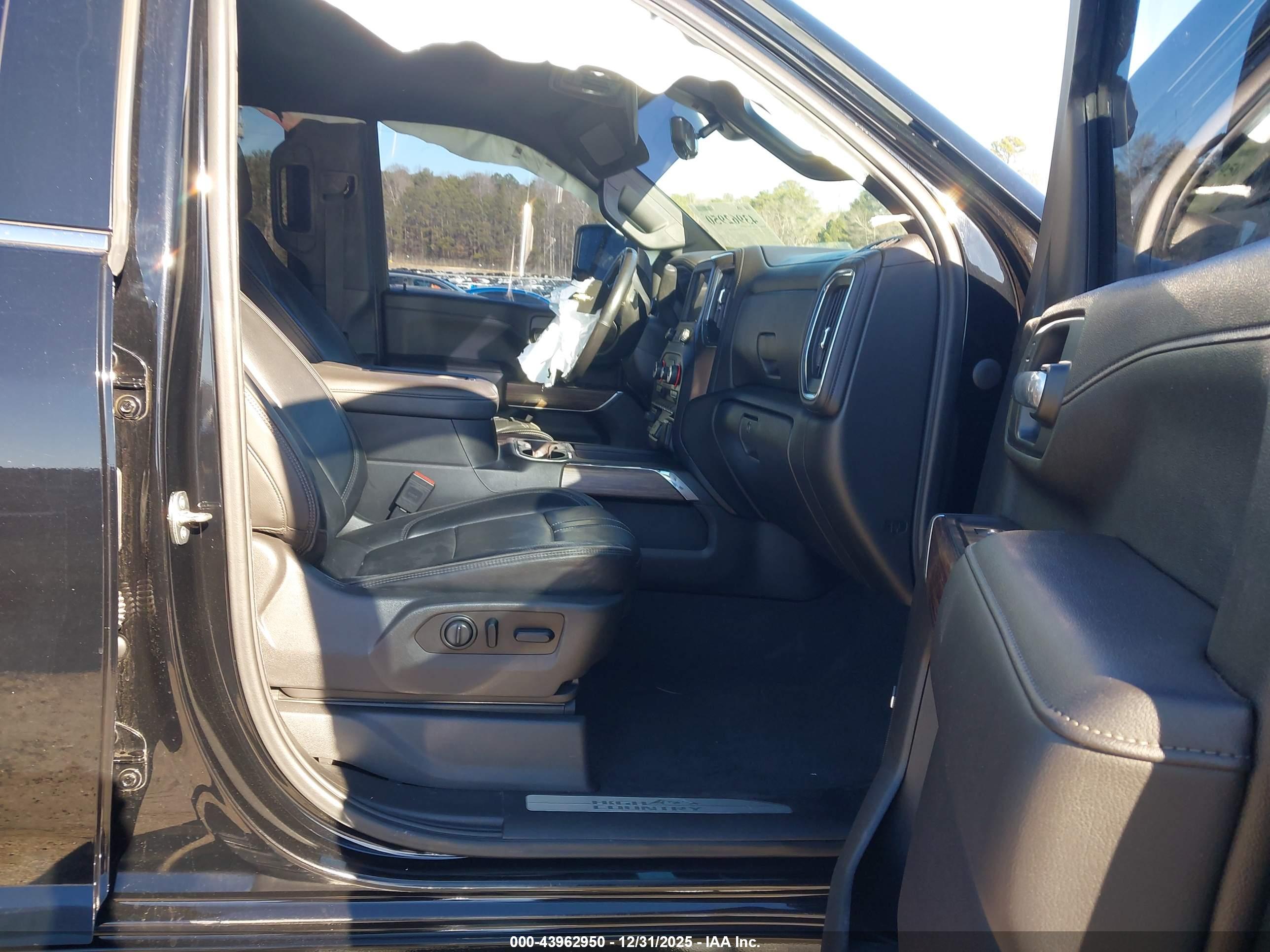 CHEVROLET SILVERADO image 7