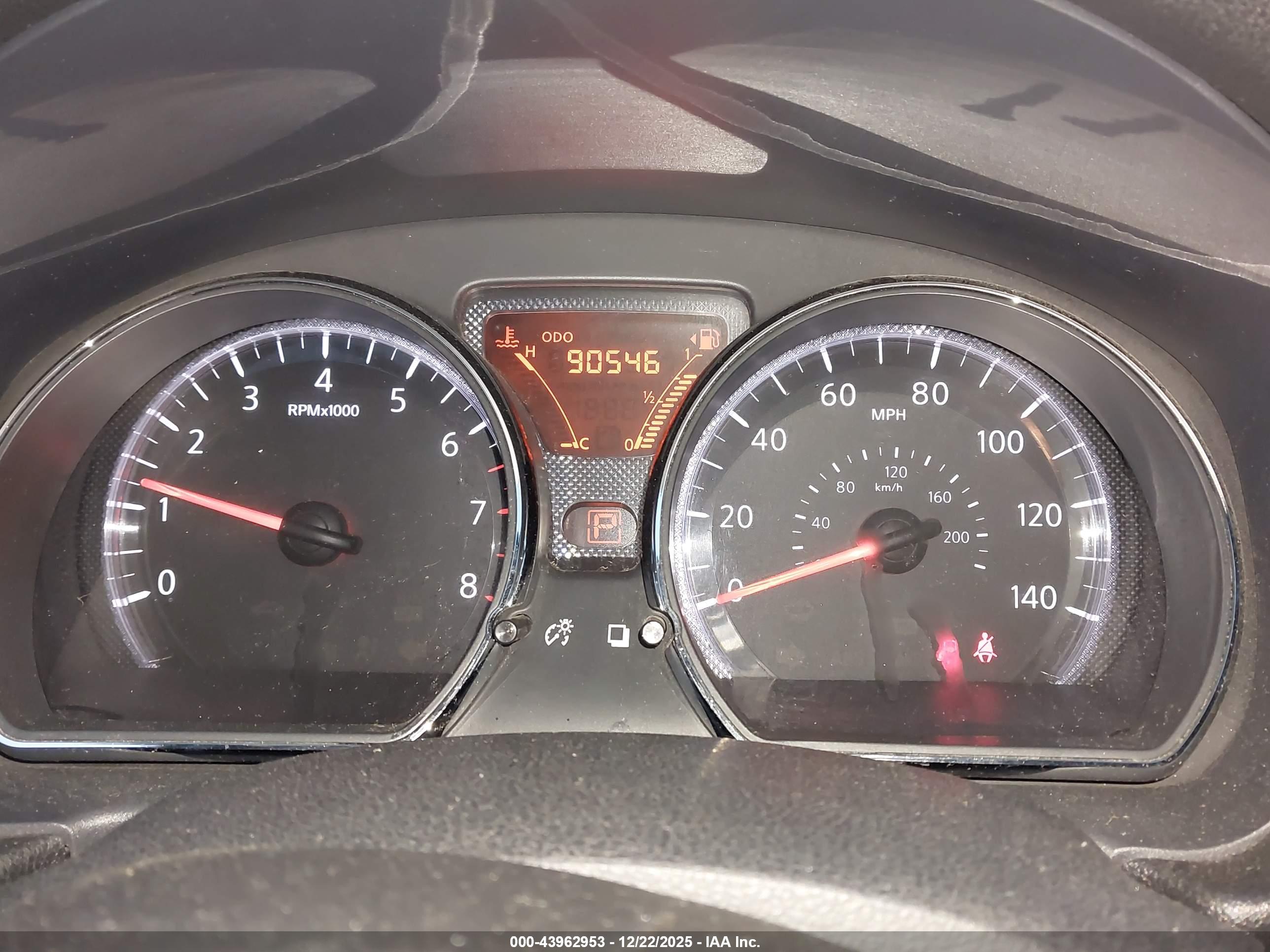 NISSAN VERSA image 7