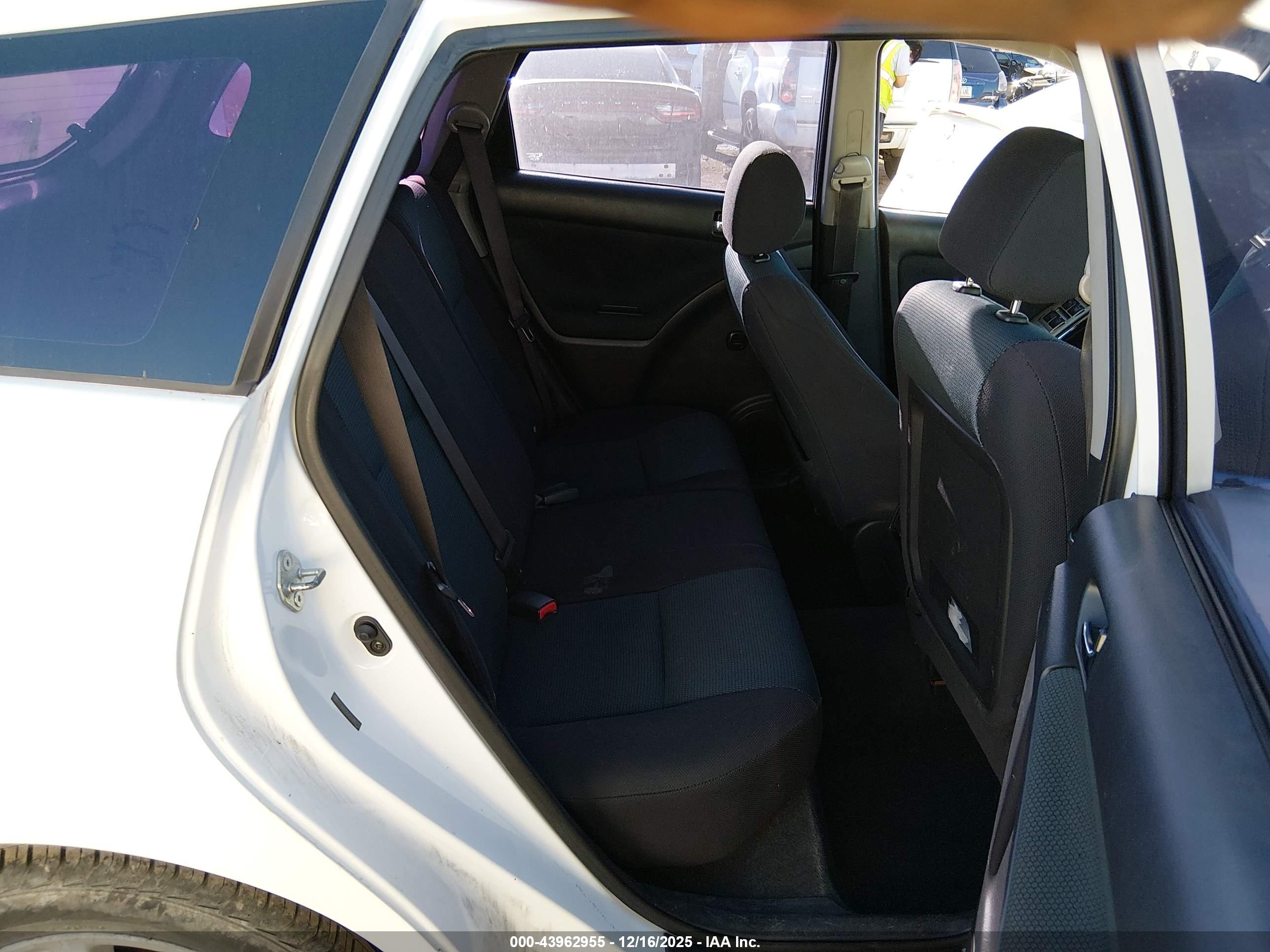TOYOTA MATRIX image 8