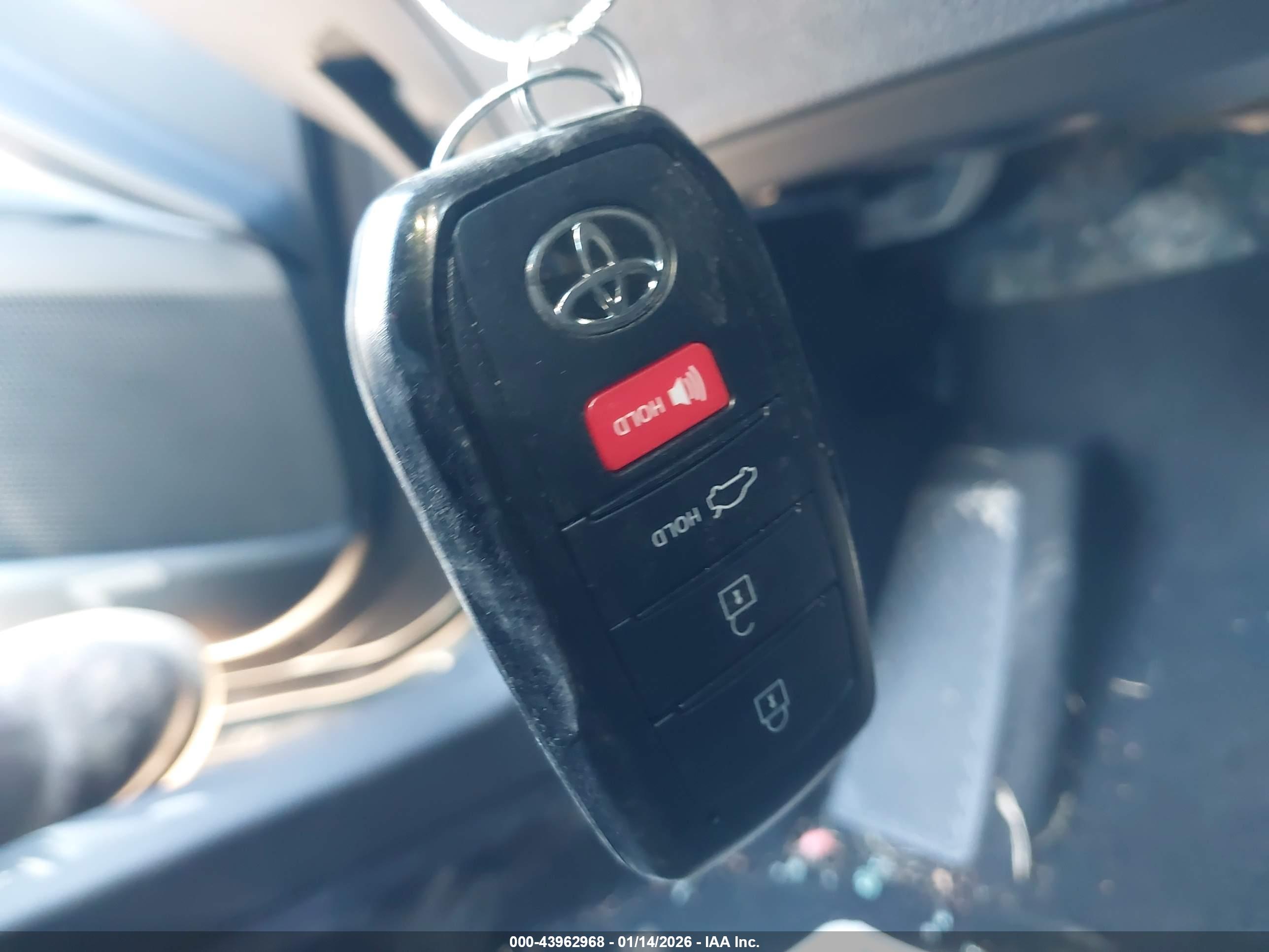 TOYOTA CAMRY image 11
