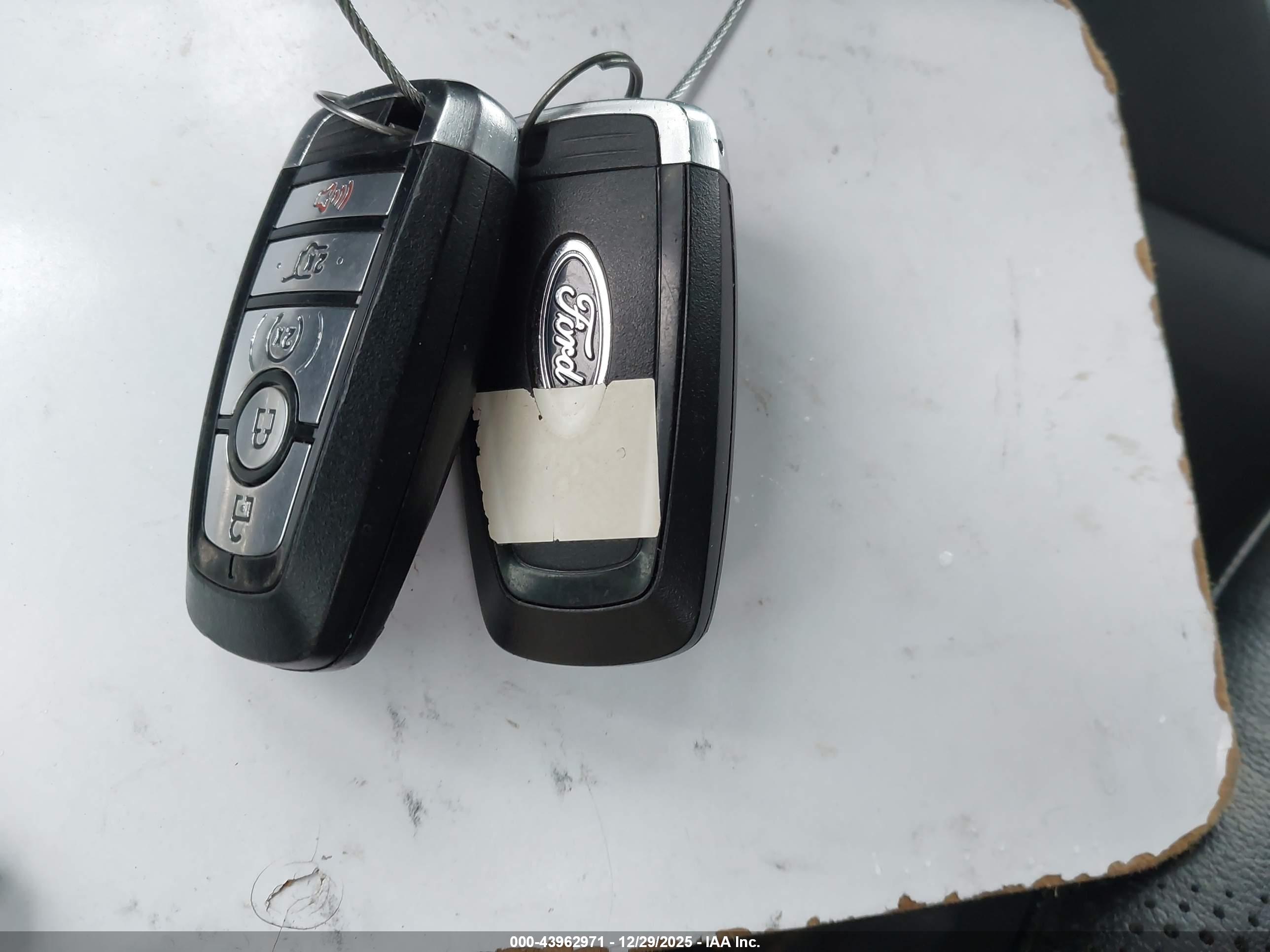 FORD ESCAPE image 11