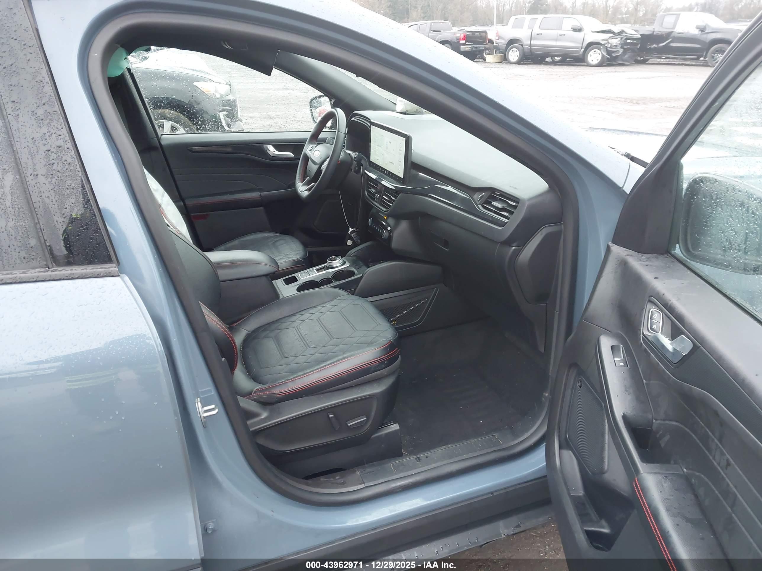 FORD ESCAPE image 5