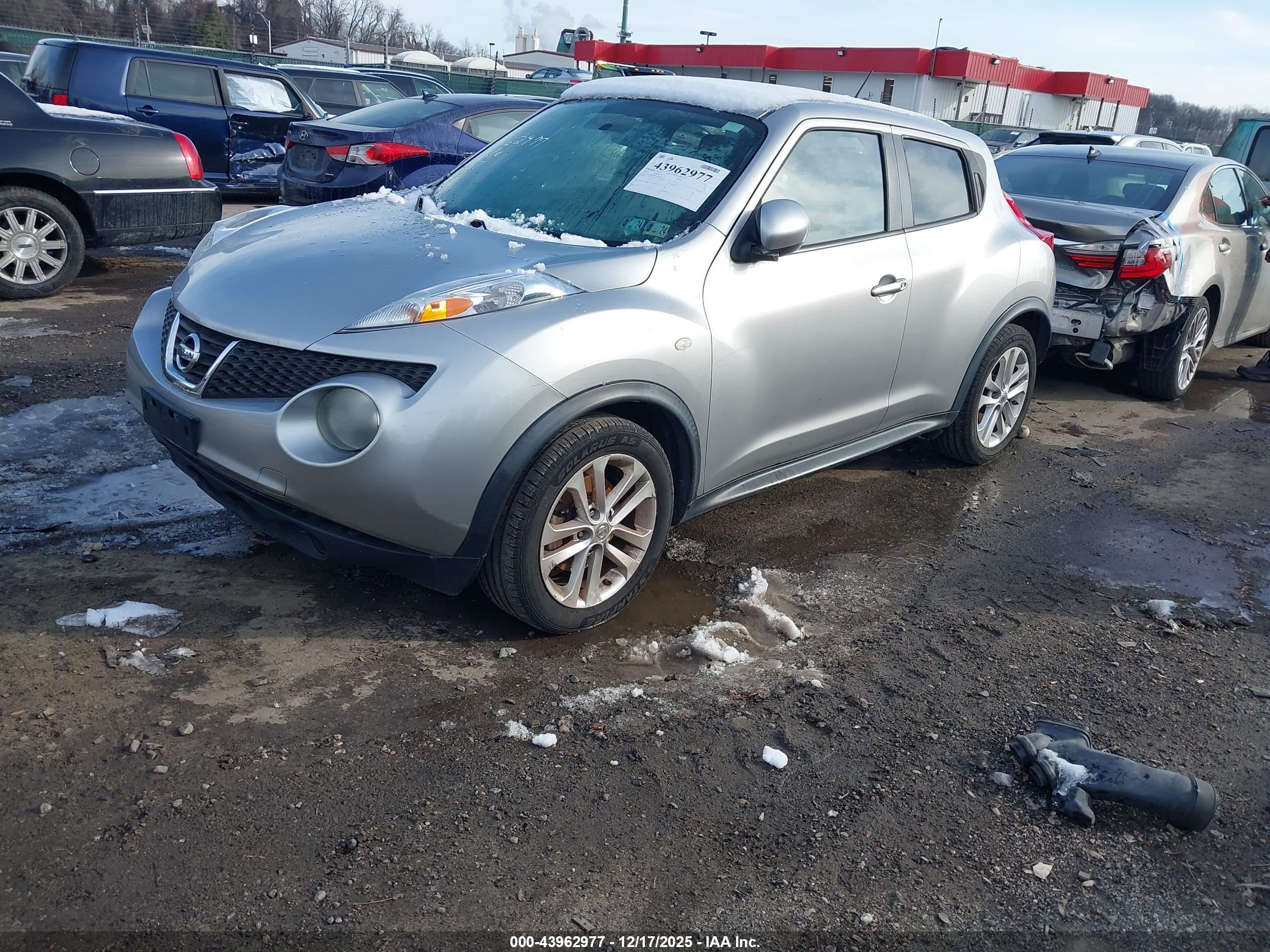 NISSAN JUKE image 2