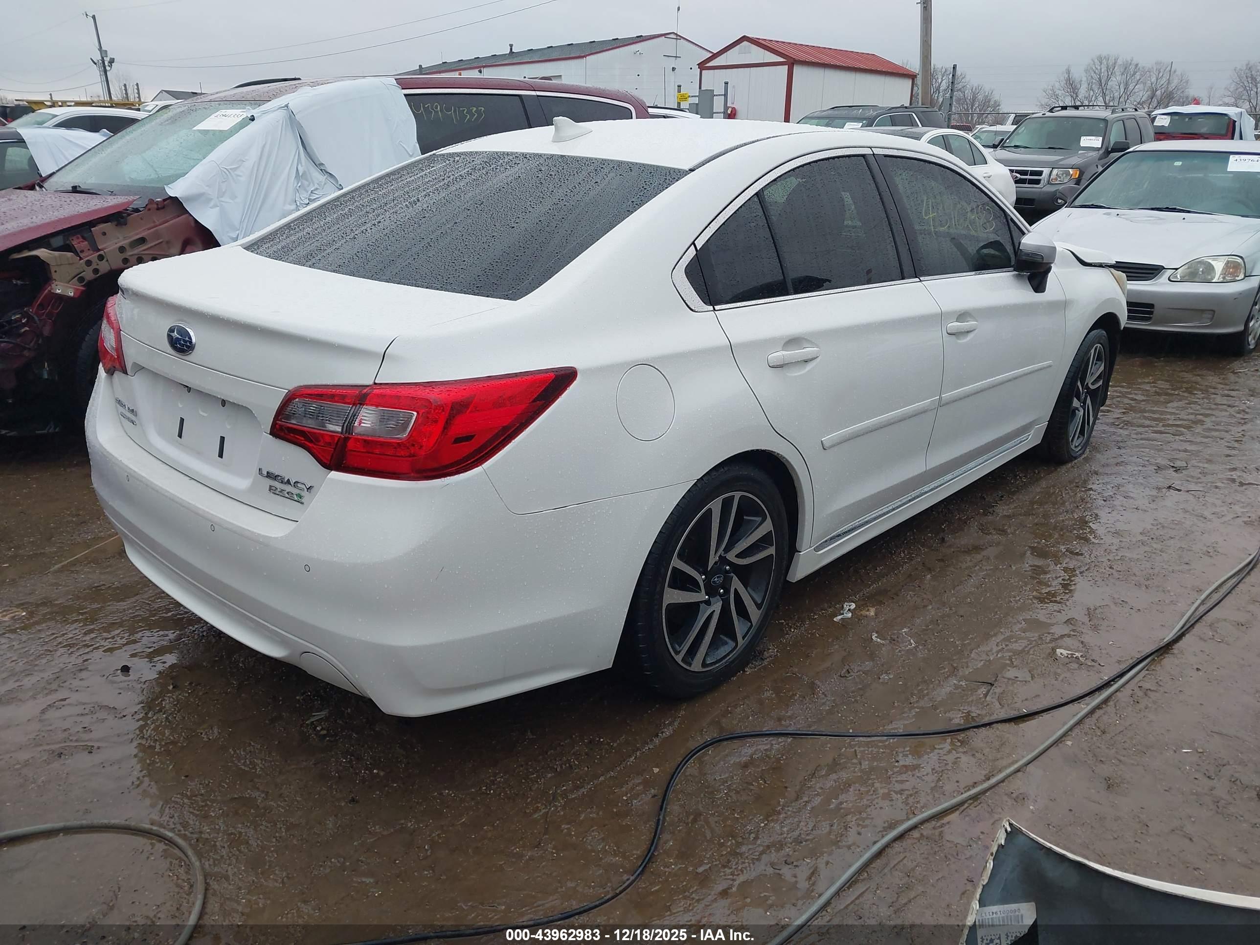 SUBARU LEGACY image 4