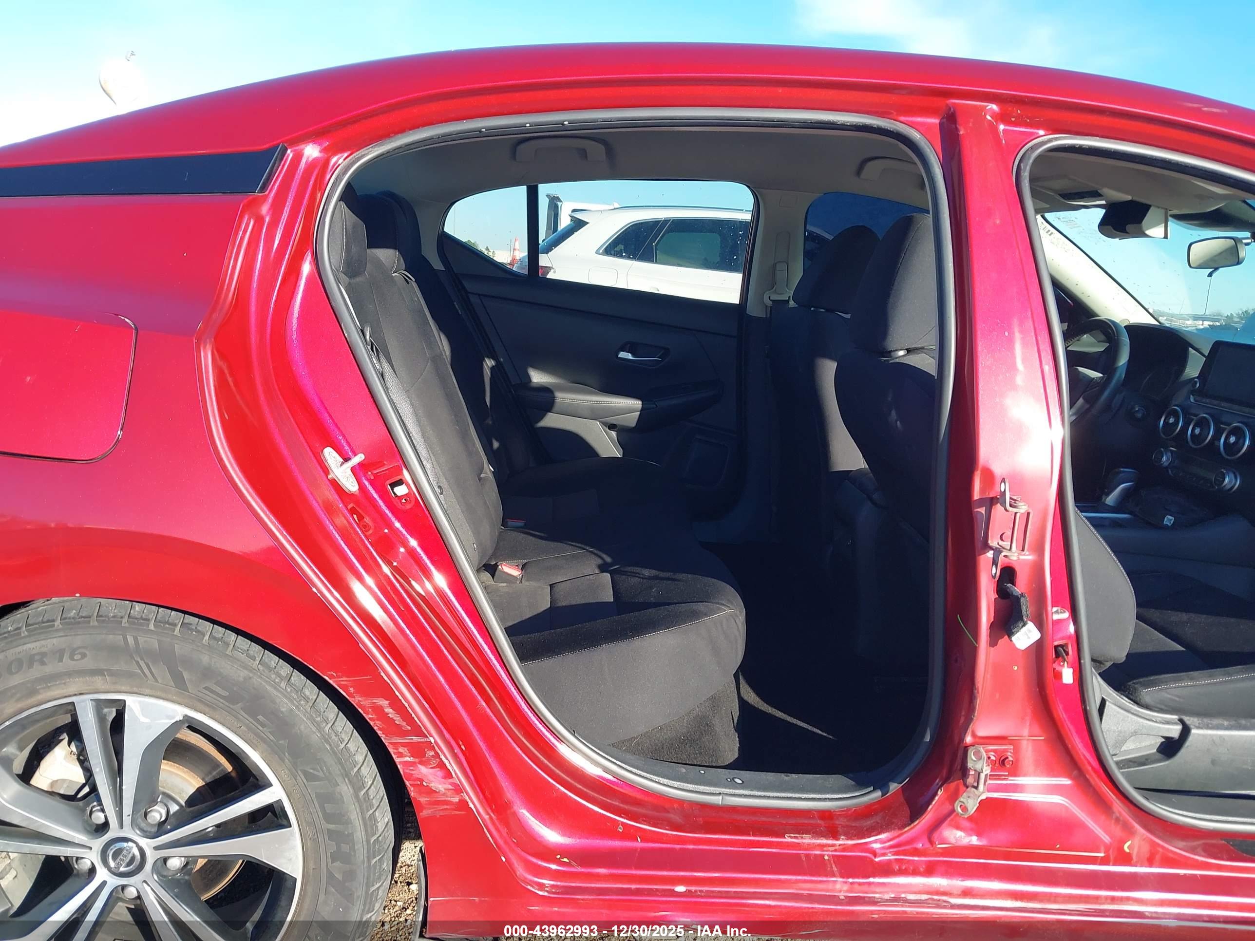 NISSAN SENTRA image 8