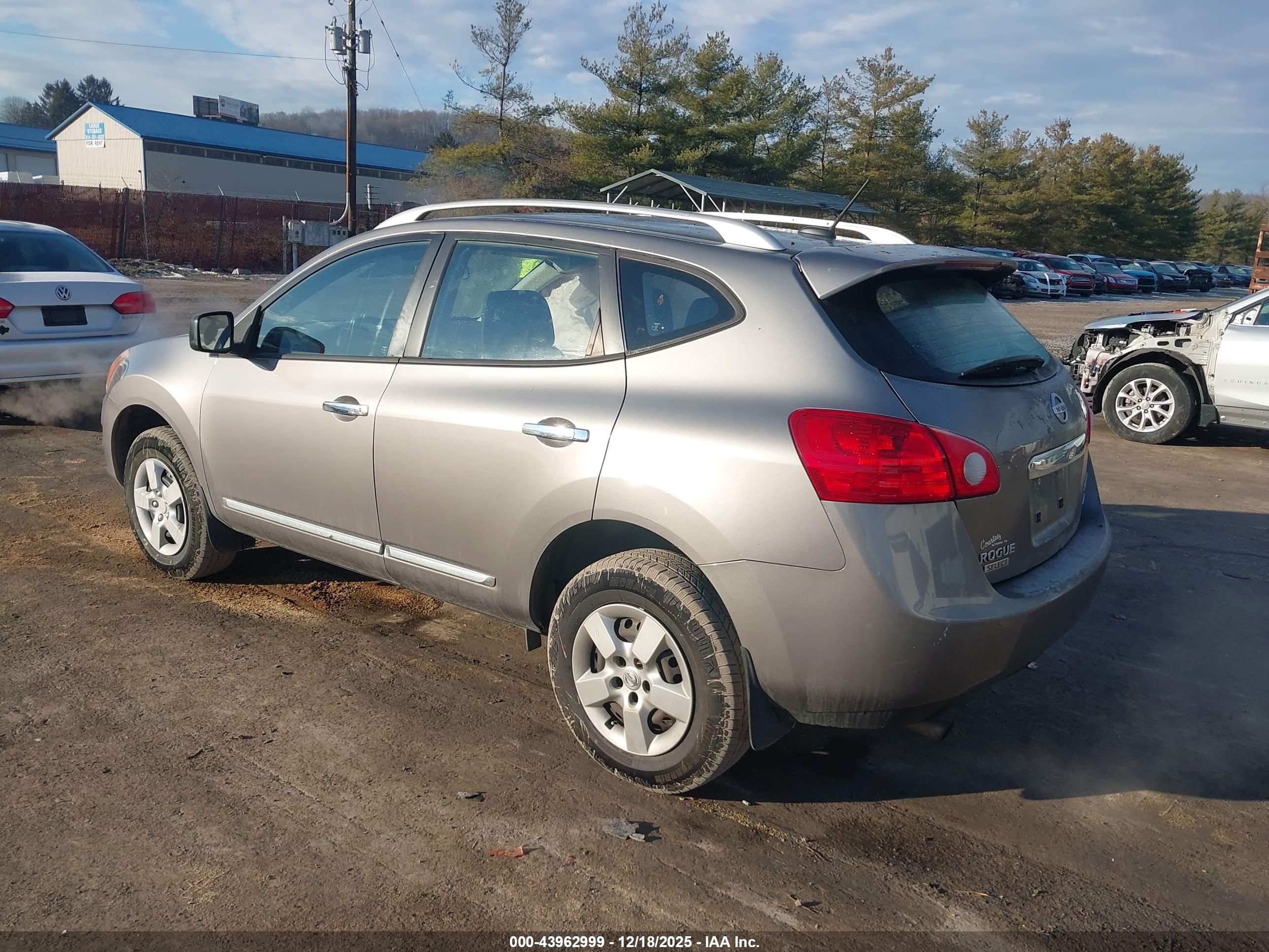 NISSAN ROGUE image 3