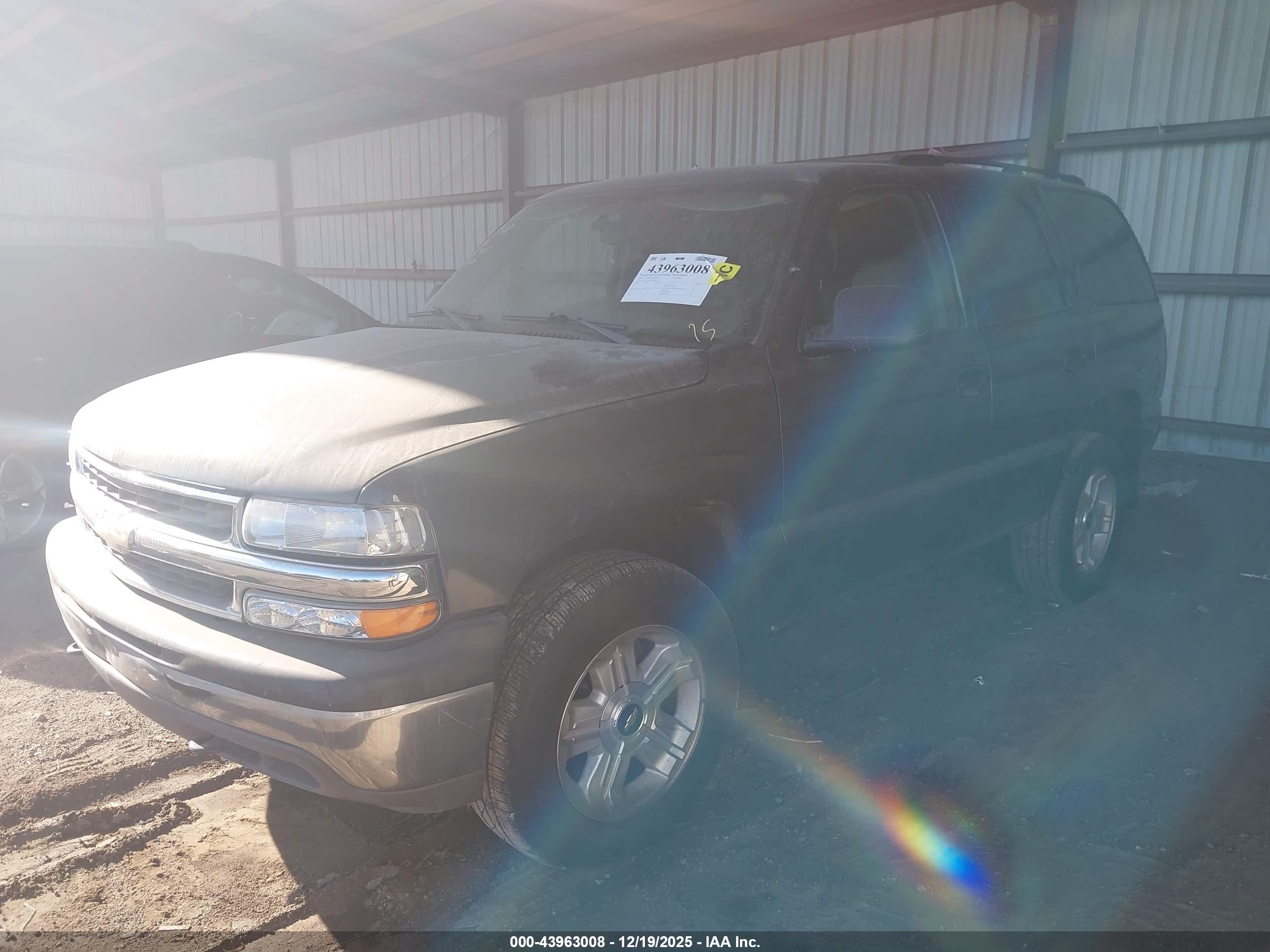 CHEVROLET TAHOE image 2