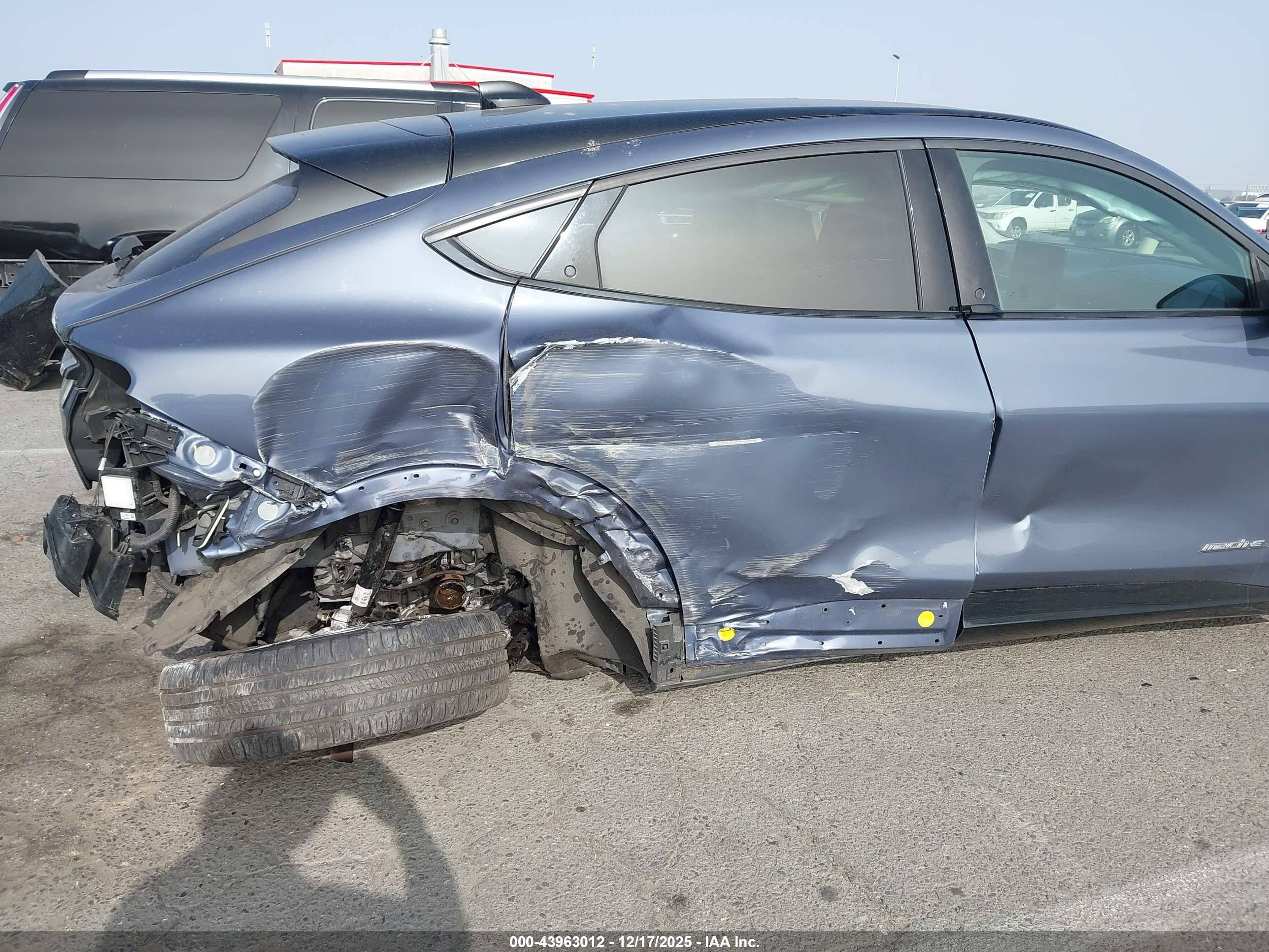 FORD MUSTANG image 6