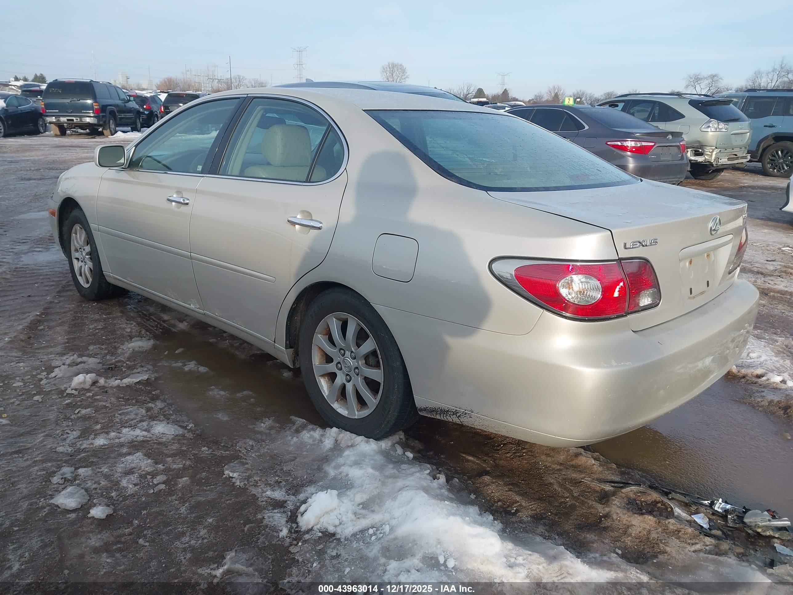 LEXUS ES image 3