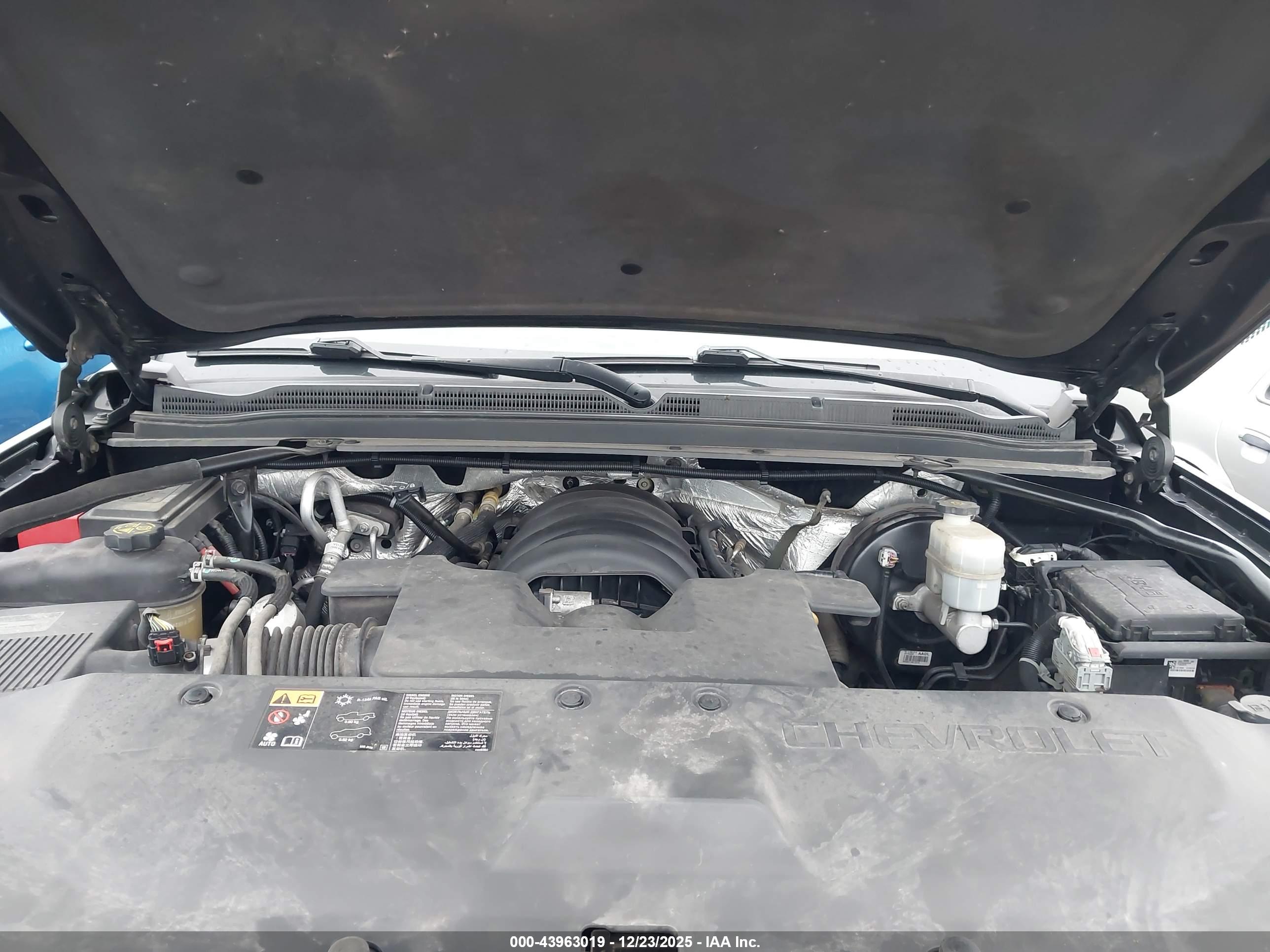 CHEVROLET TAHOE image 10