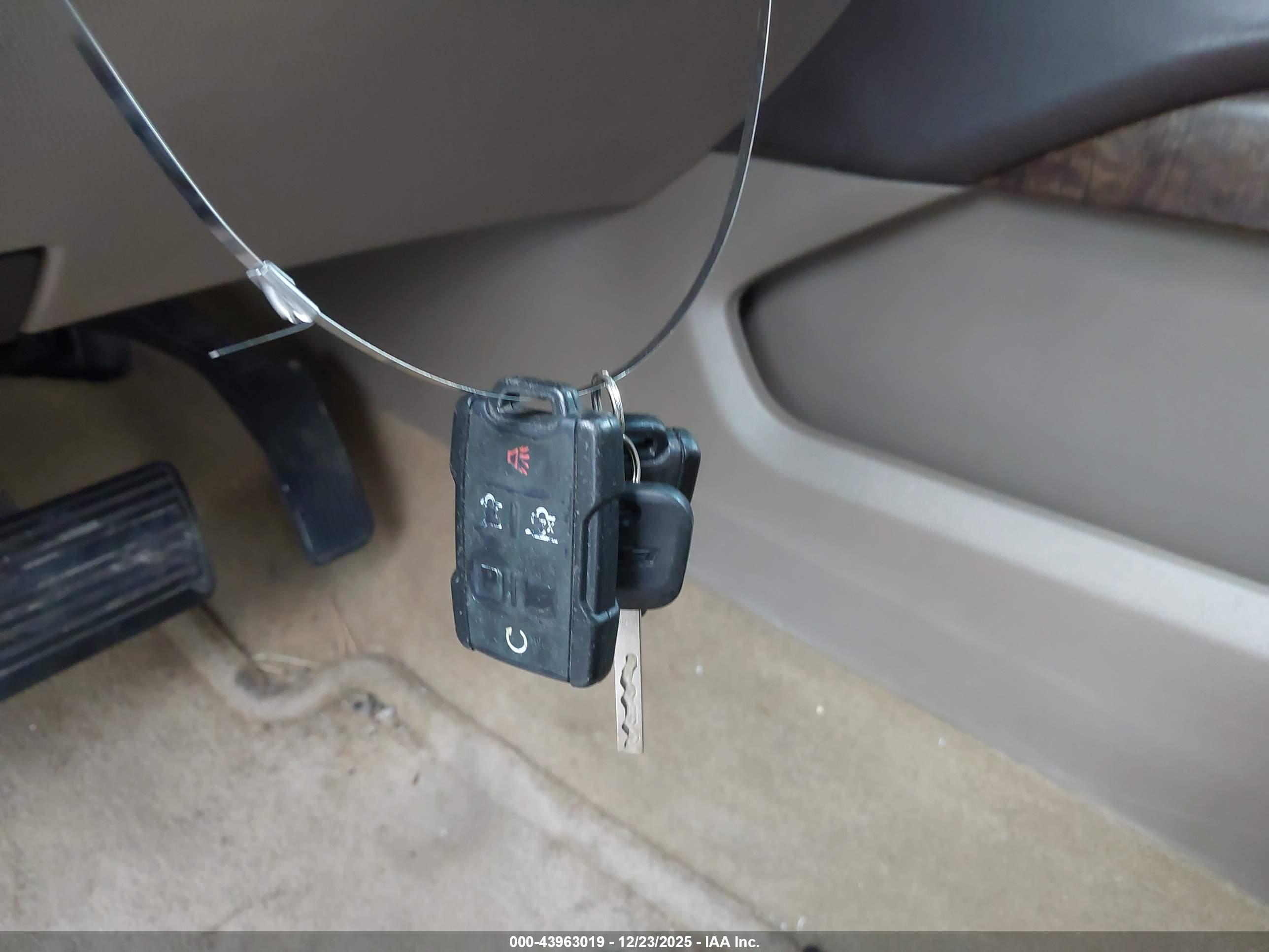 CHEVROLET TAHOE image 11