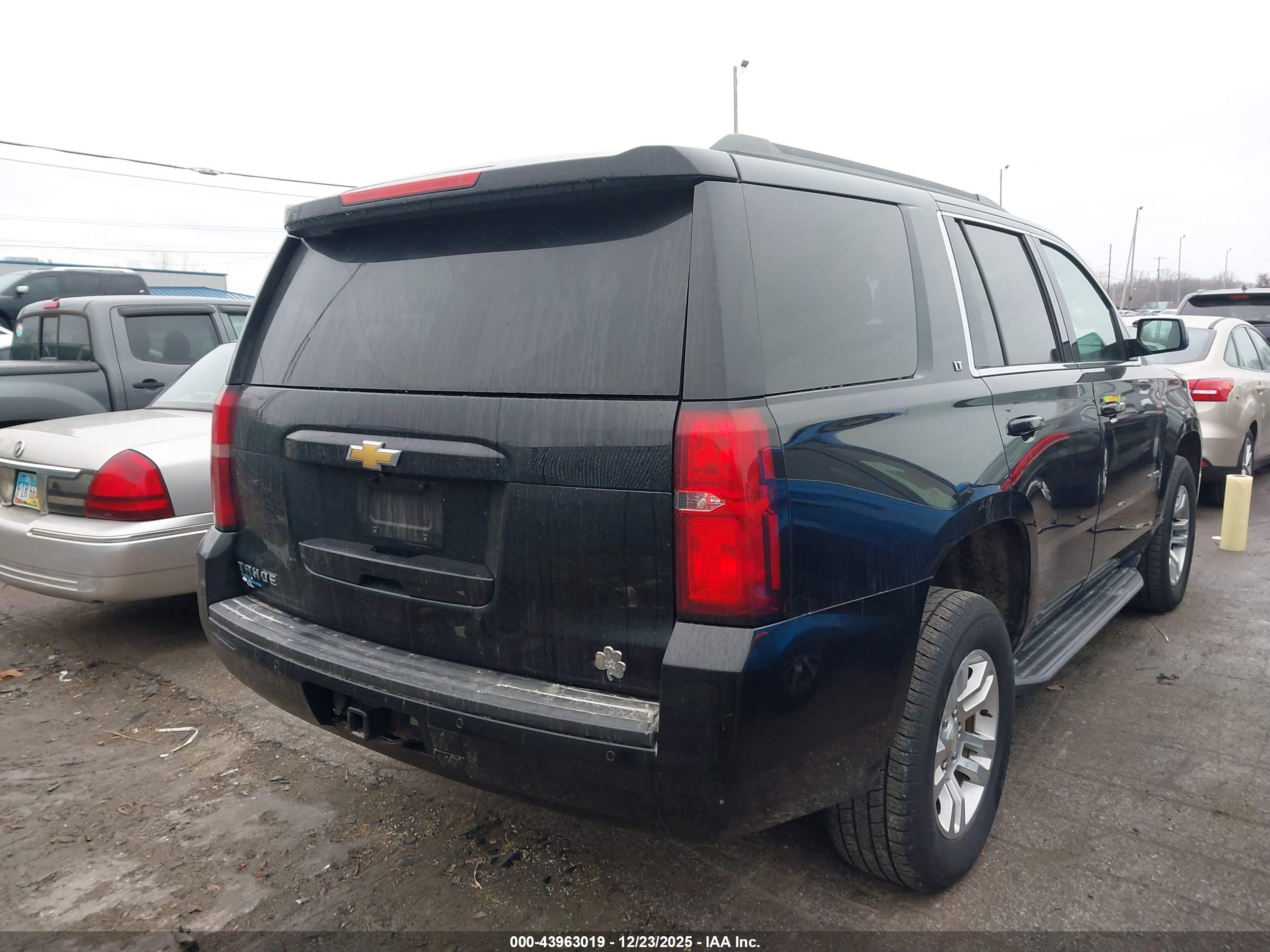 CHEVROLET TAHOE image 4