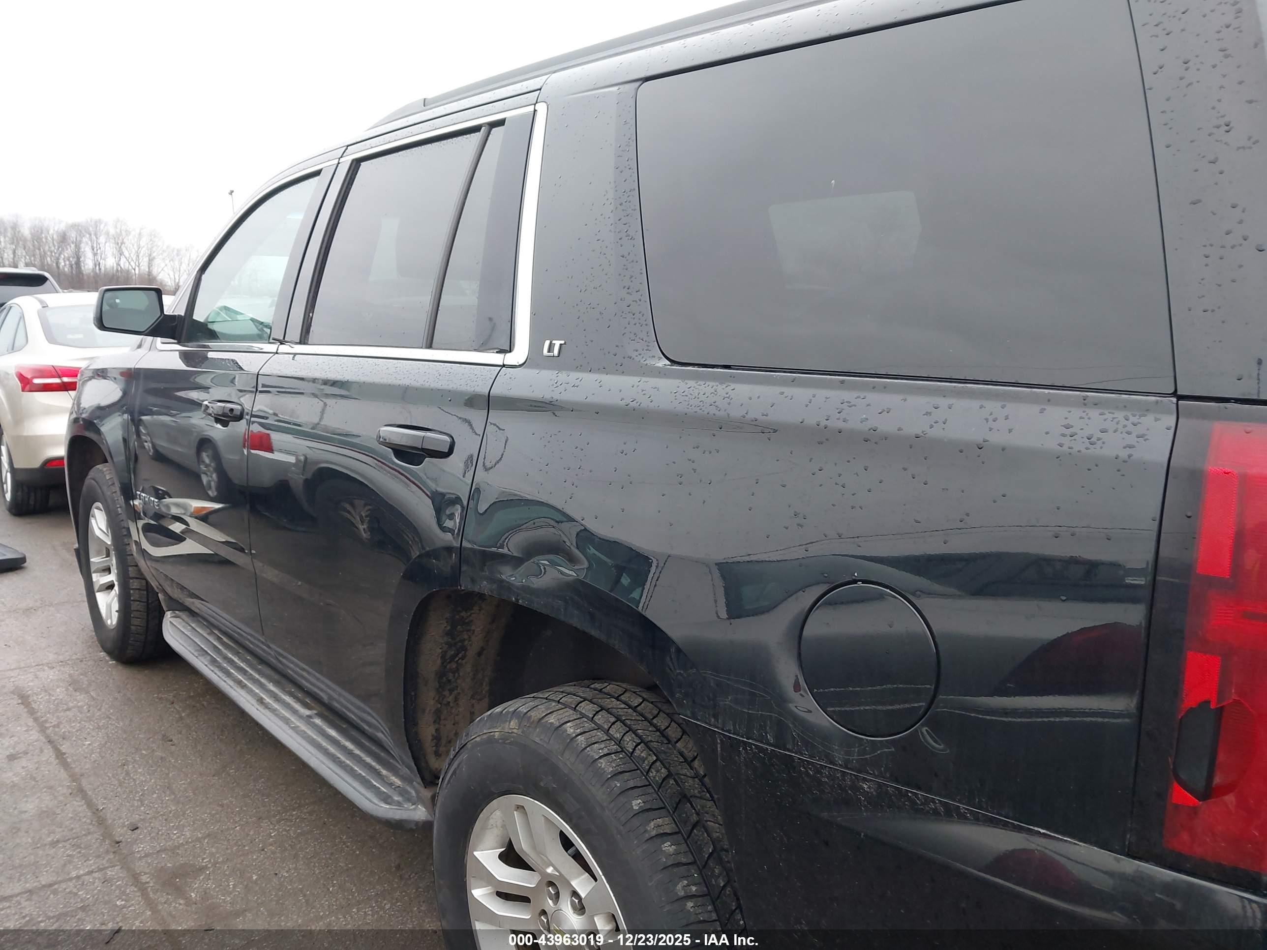 CHEVROLET TAHOE image 6