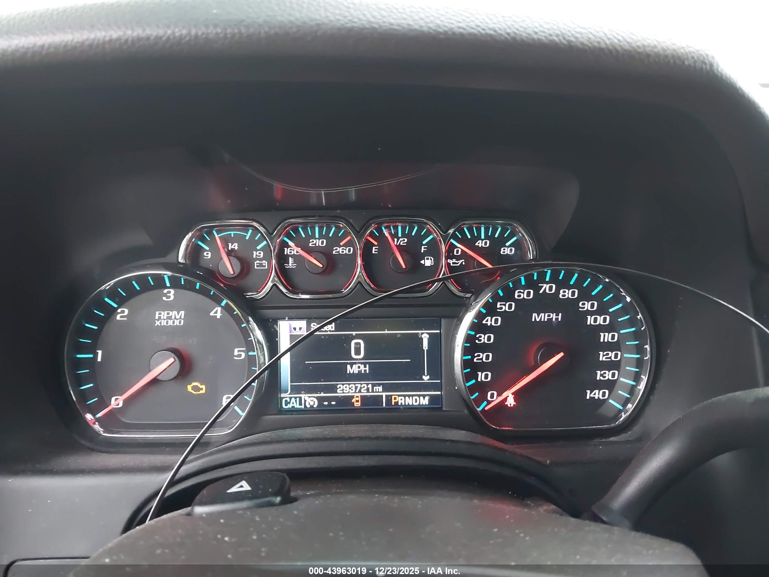 CHEVROLET TAHOE image 7