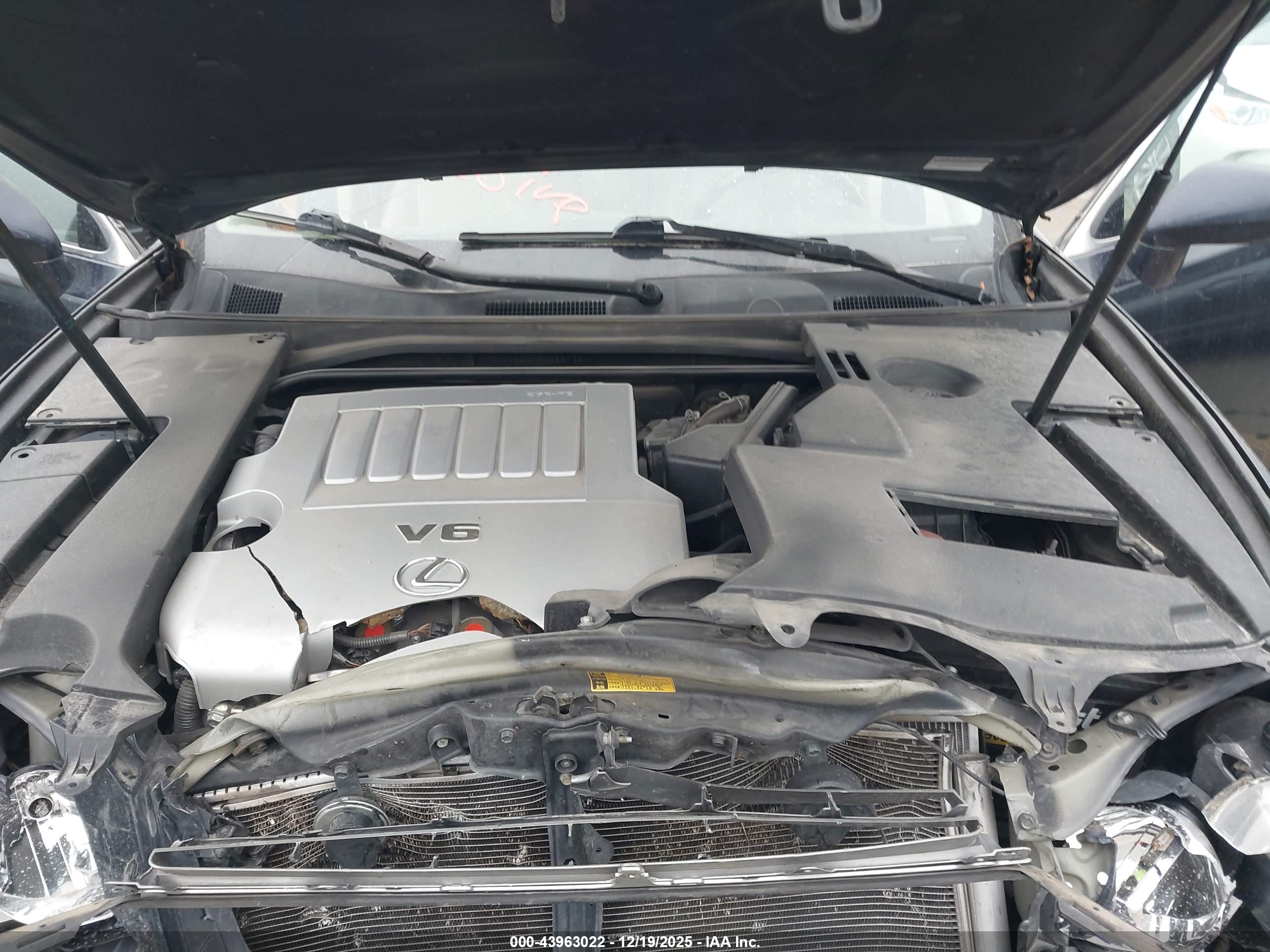 LEXUS ES image 10