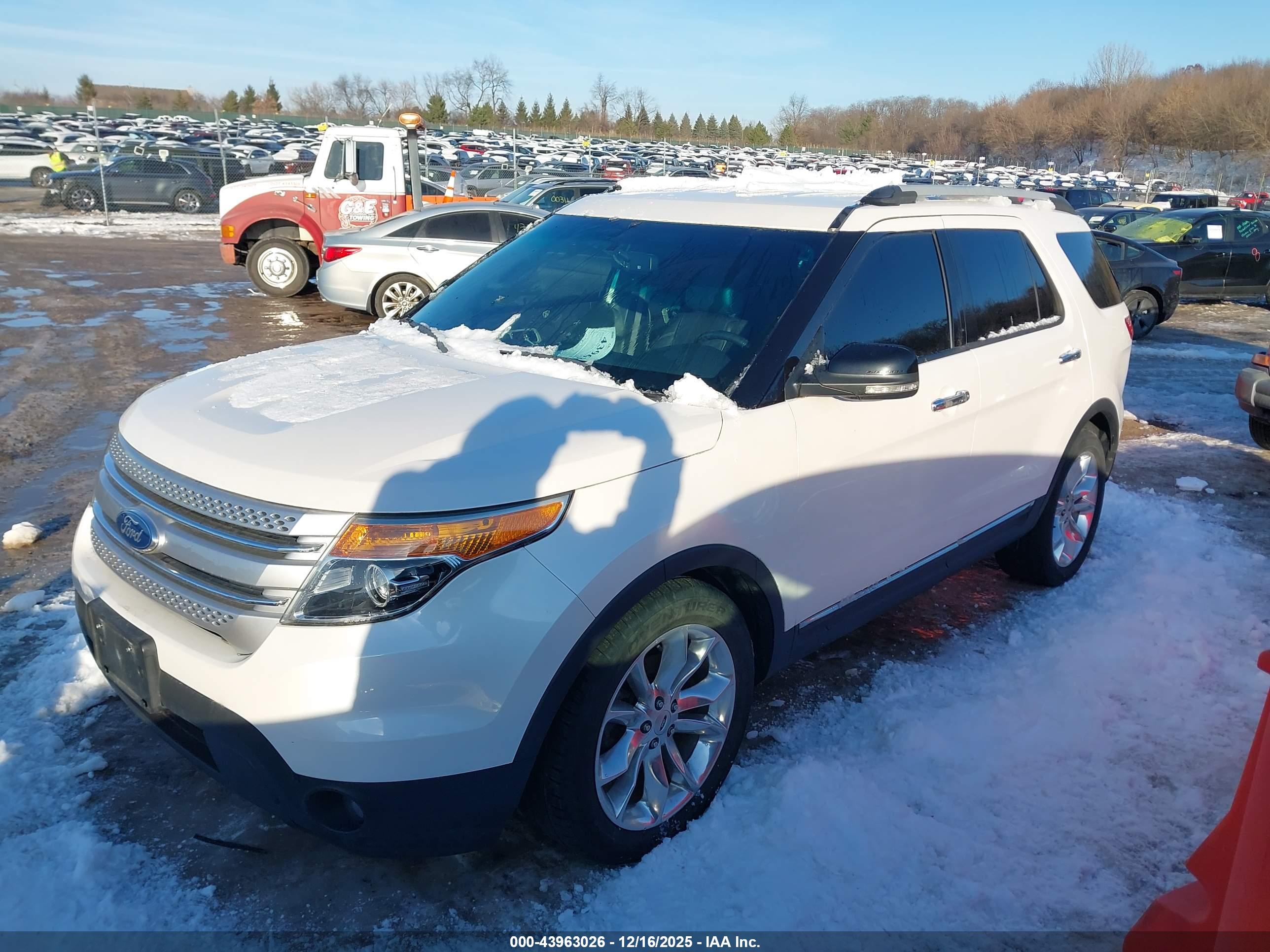 FORD EXPLORER image 2