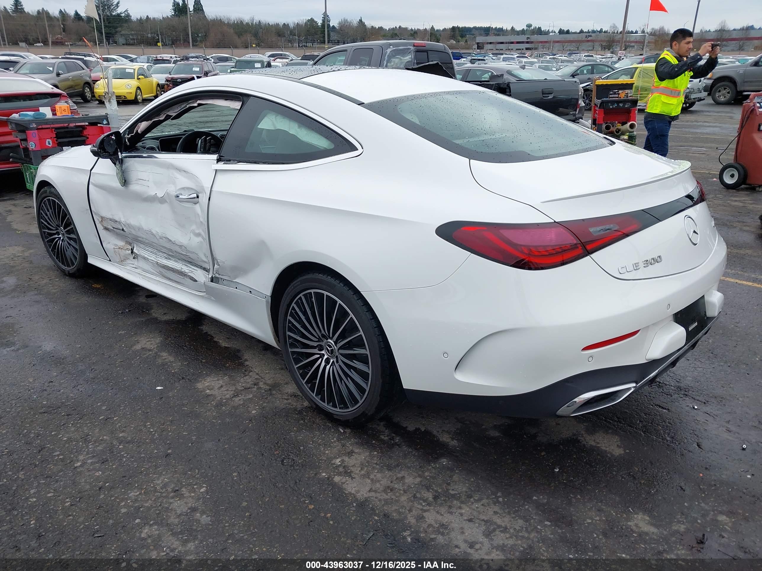 MERCEDES-BENZ CLE image 3