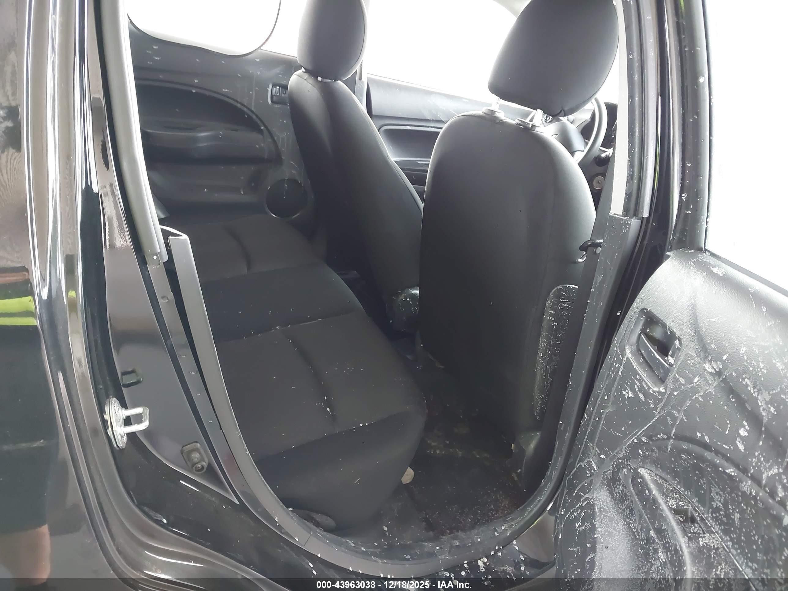 MITSUBISHI MIRAGE image 8
