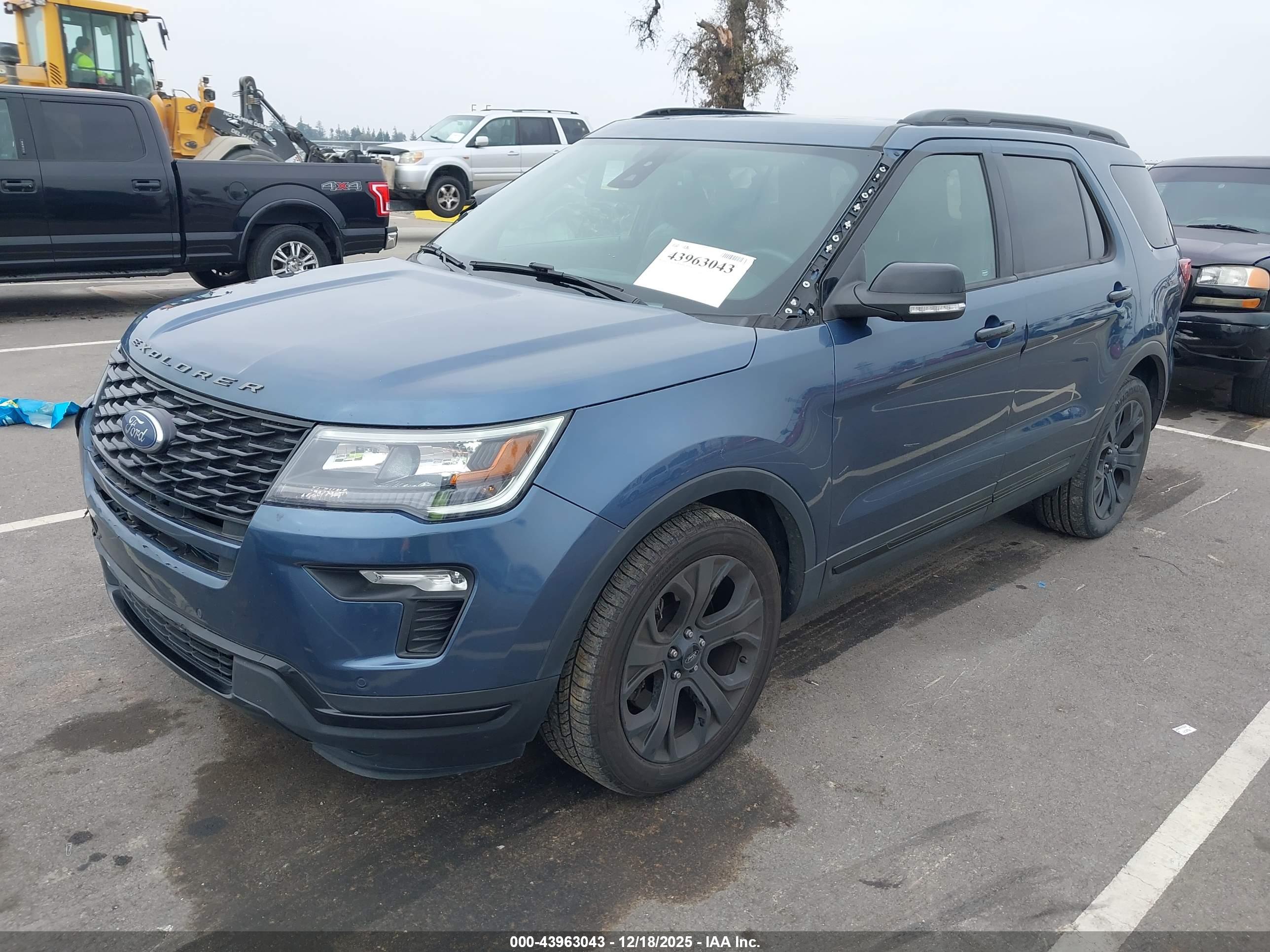 FORD EXPLORER image 2