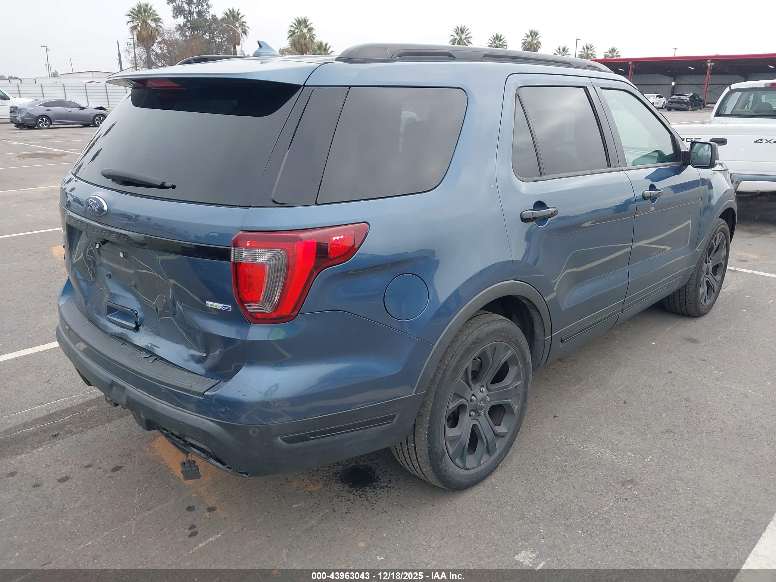 FORD EXPLORER image 4