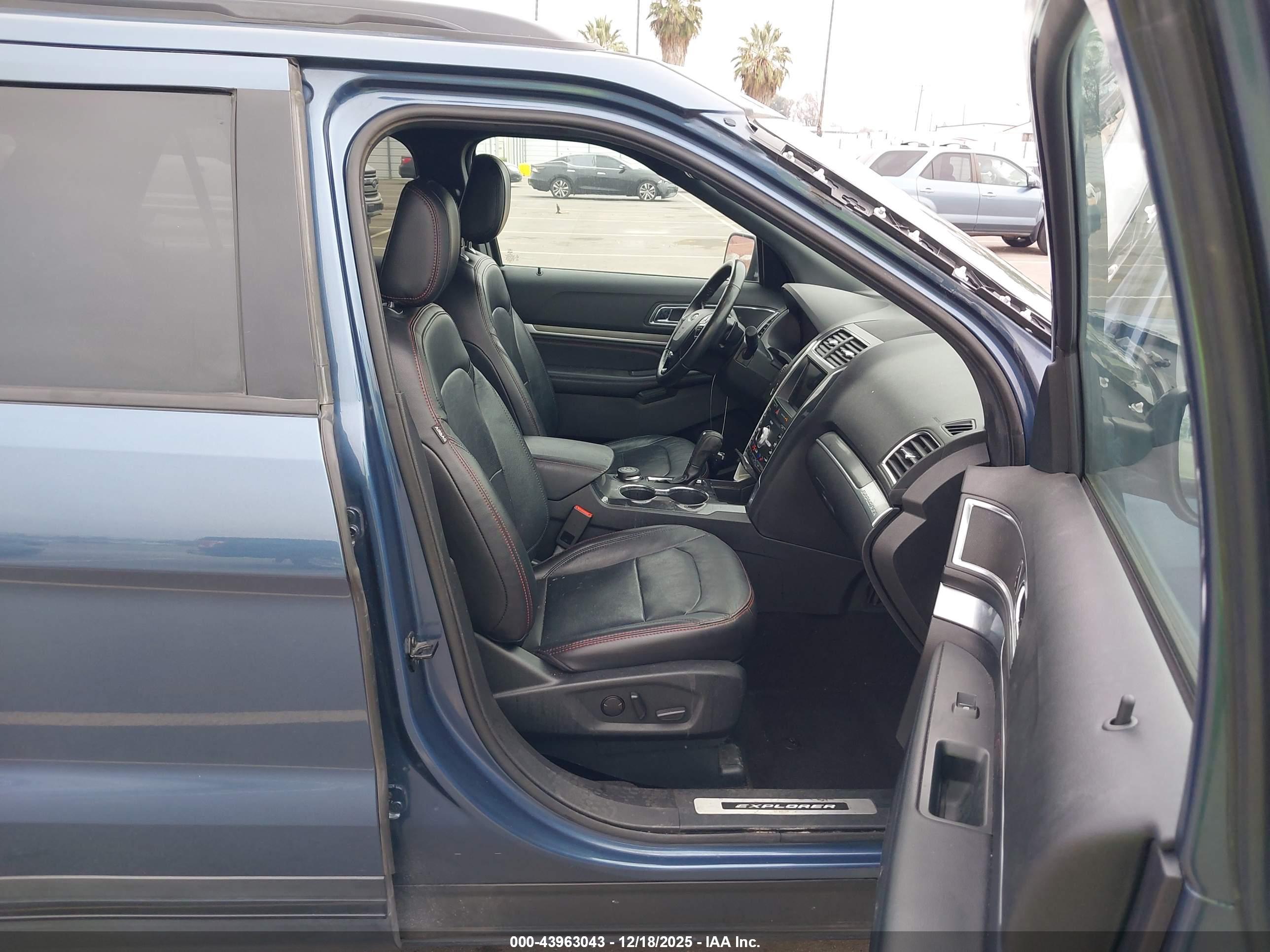 FORD EXPLORER image 5