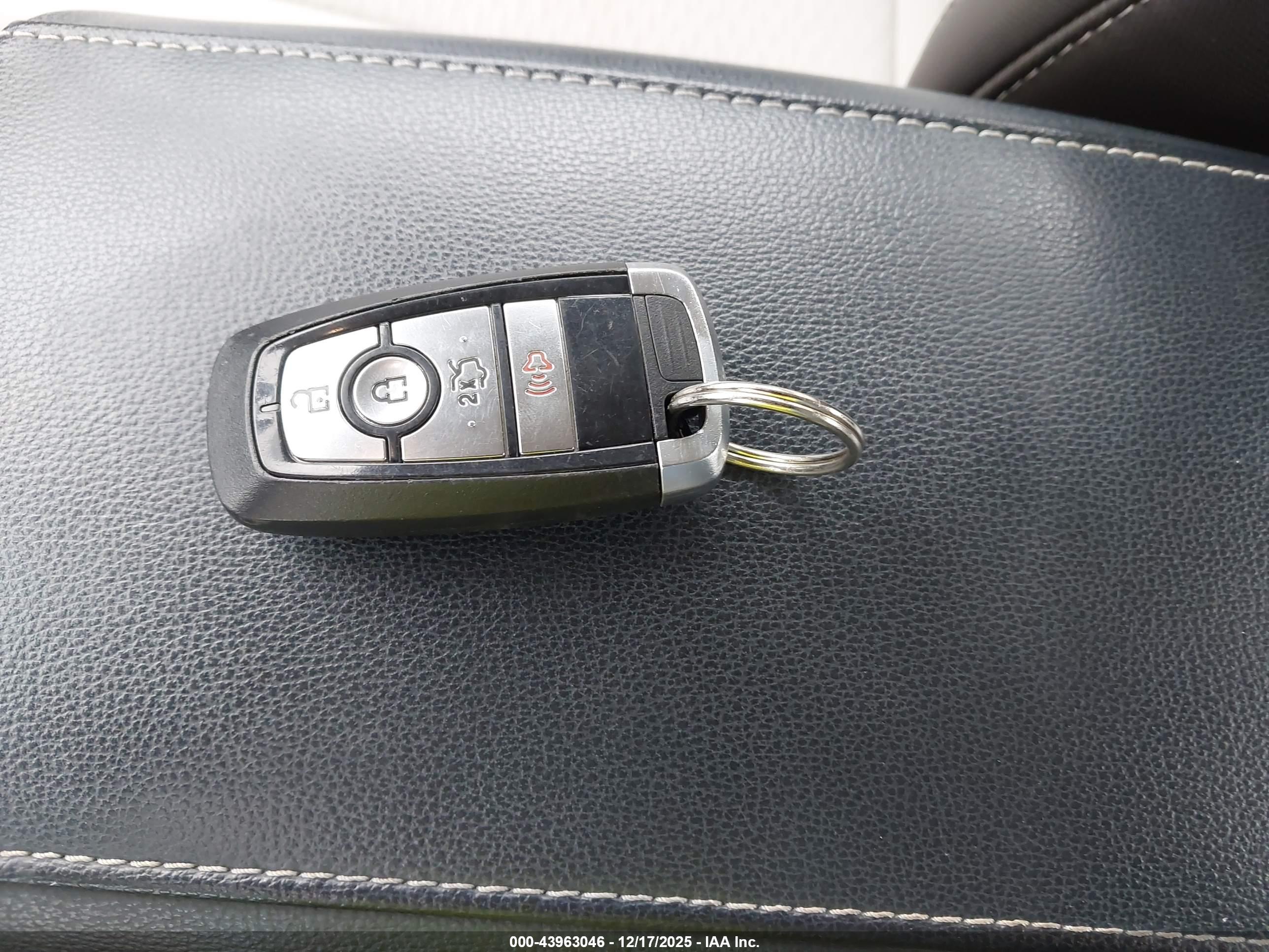 FORD FUSION image 11