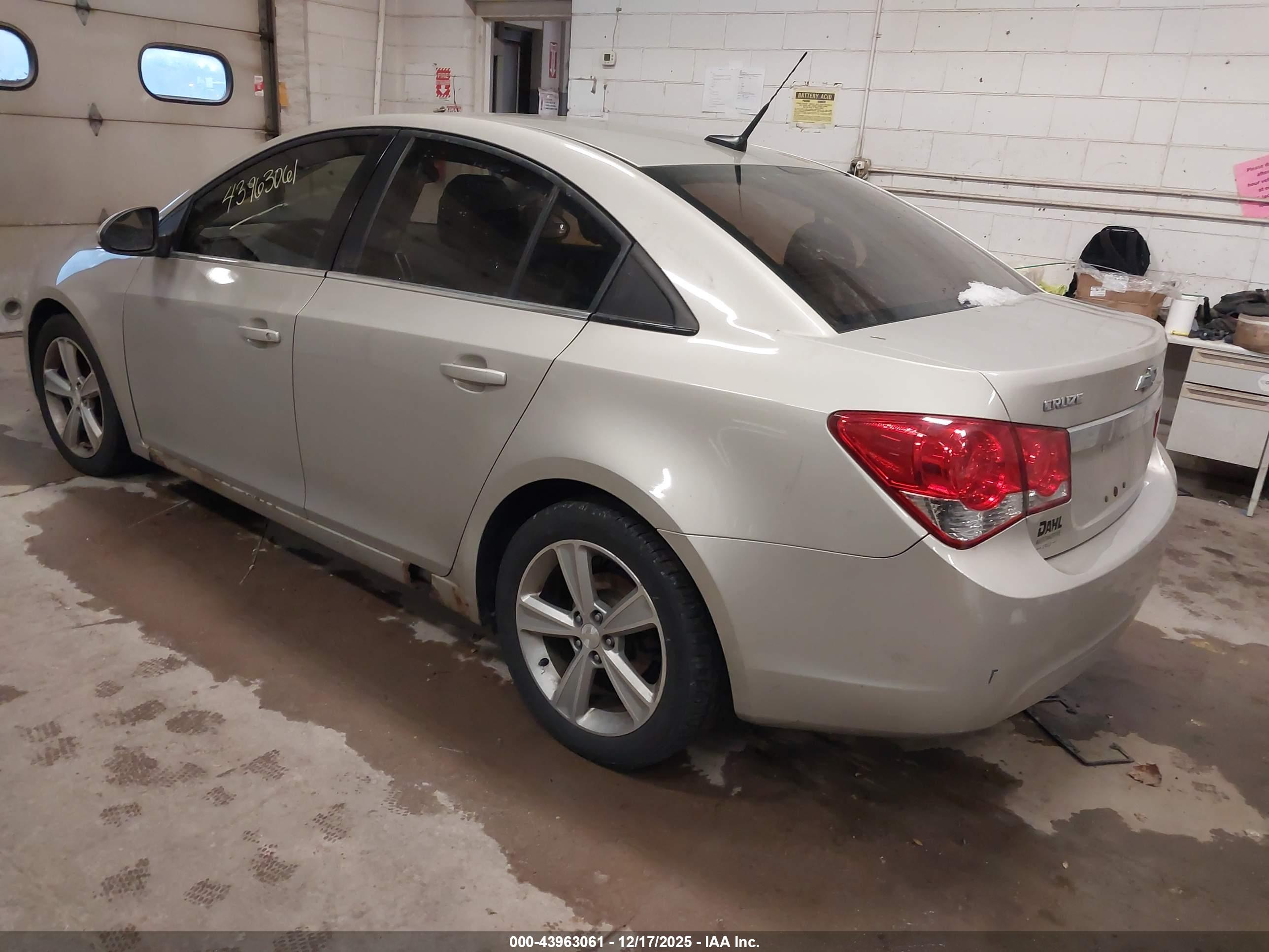 CHEVROLET CRUZE image 3