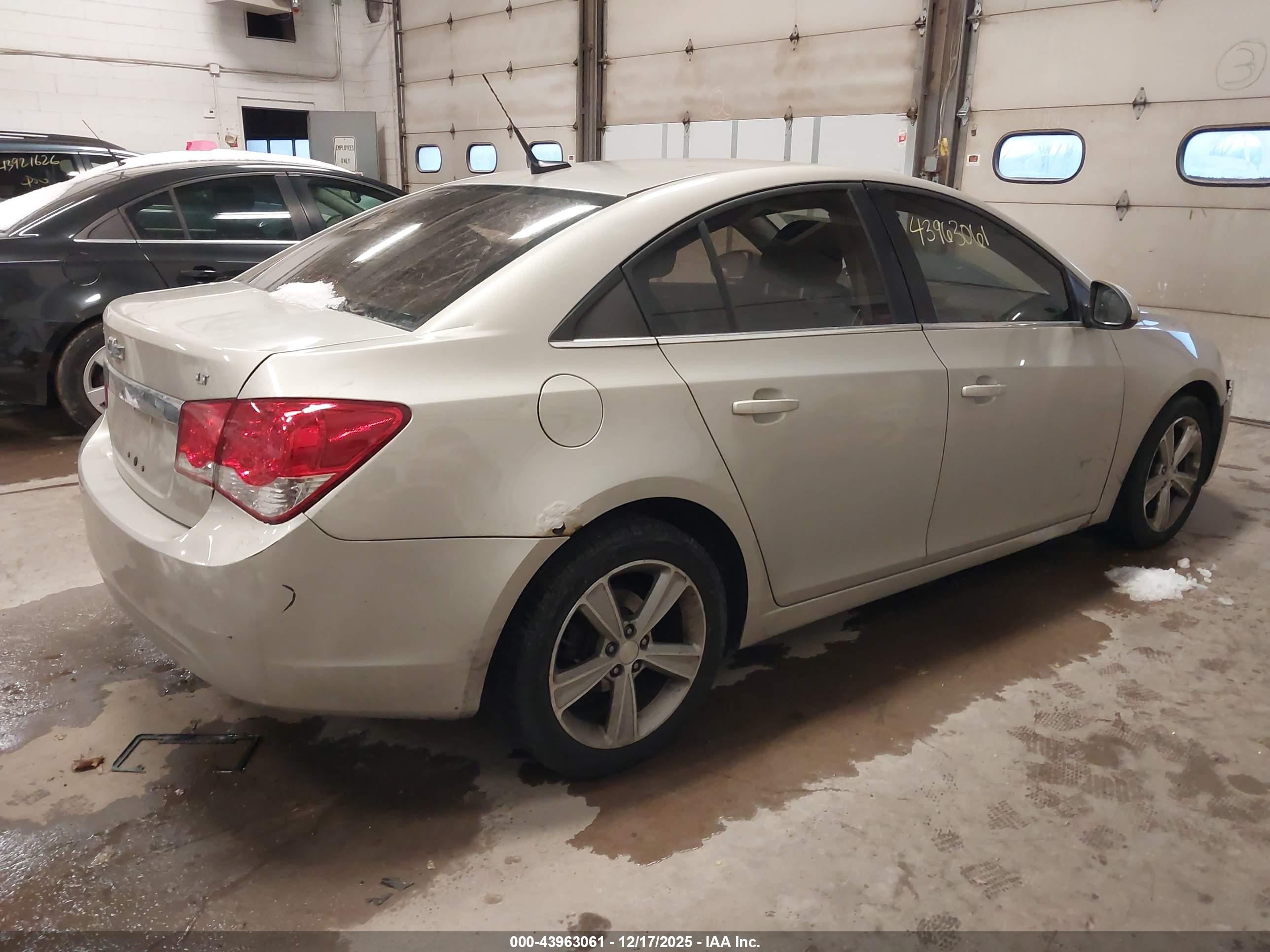 CHEVROLET CRUZE image 4